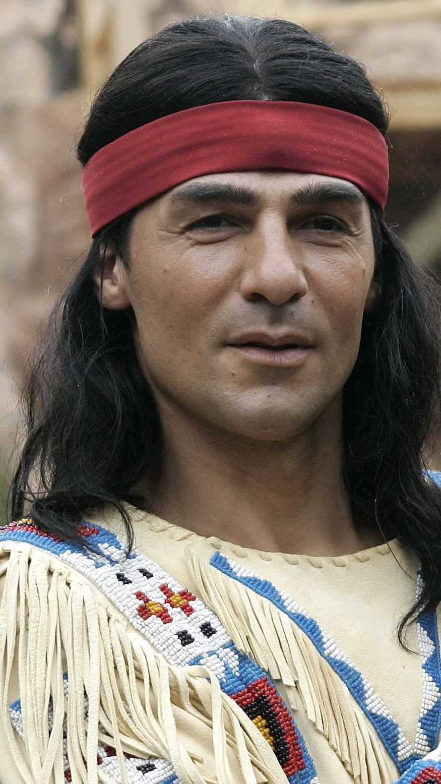 Eine Mehrheit nennt den Verkaufsstopp für Winnetou-Bücher falsch.