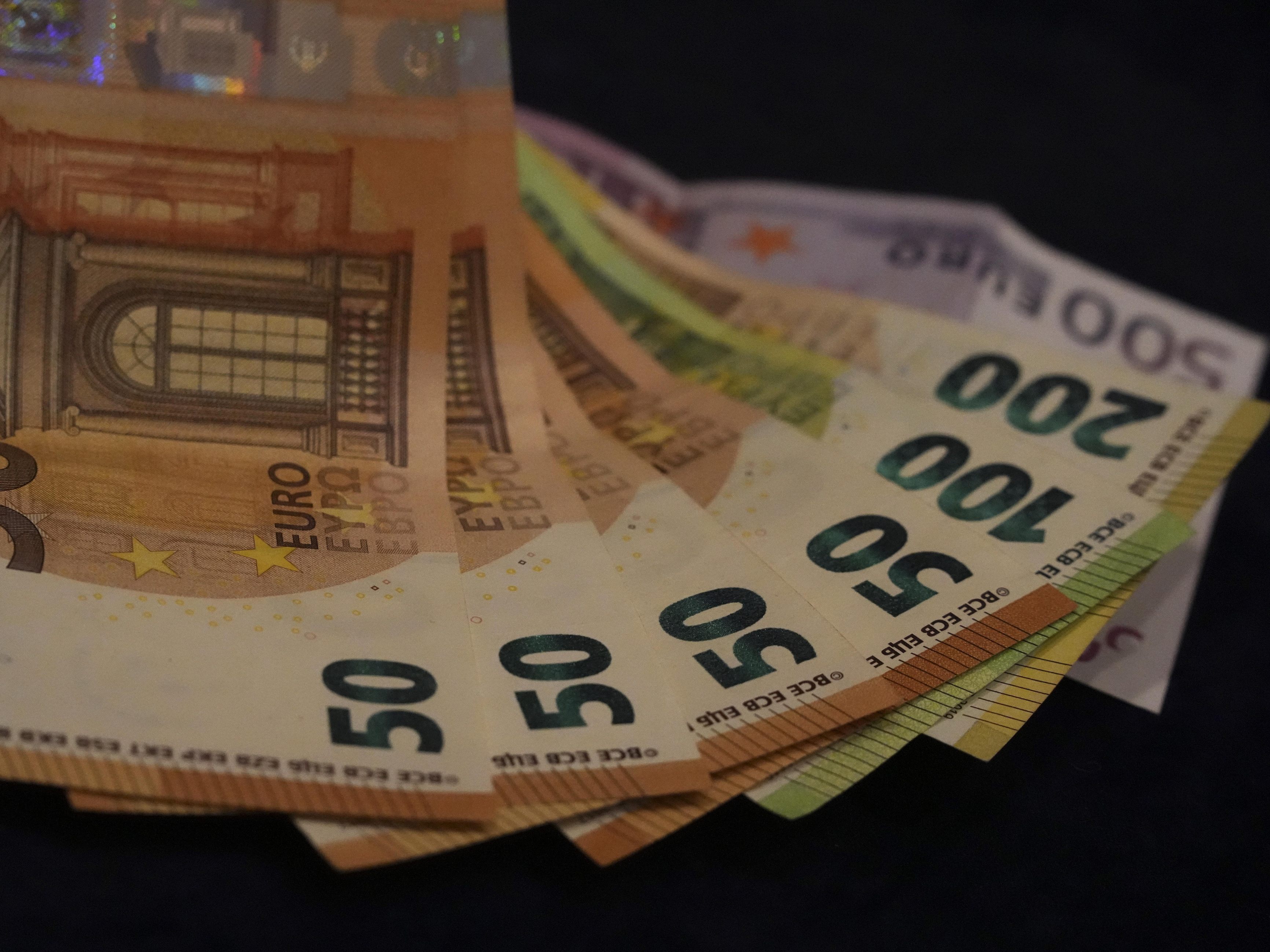 Das Bundeskriminalamt und die Polizei suchen nach Geschädigten und Zeugen eines internationalen Investitionsbetruges. Das Bundeskriminalamt und die Polizei suchen nach Geschädigten und Zeugen eines internationalen Investitionsbetruges.