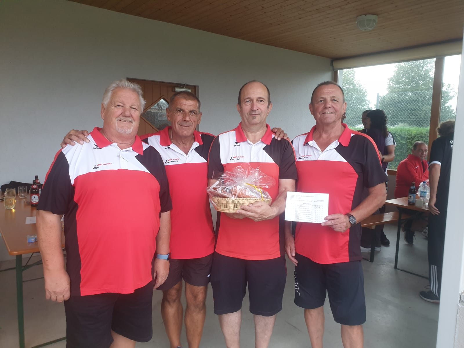 (Erich Matthä, Raimund Walch, Jürgen Juriatti und Obmann des ESC Bludenz Josef Gruber)