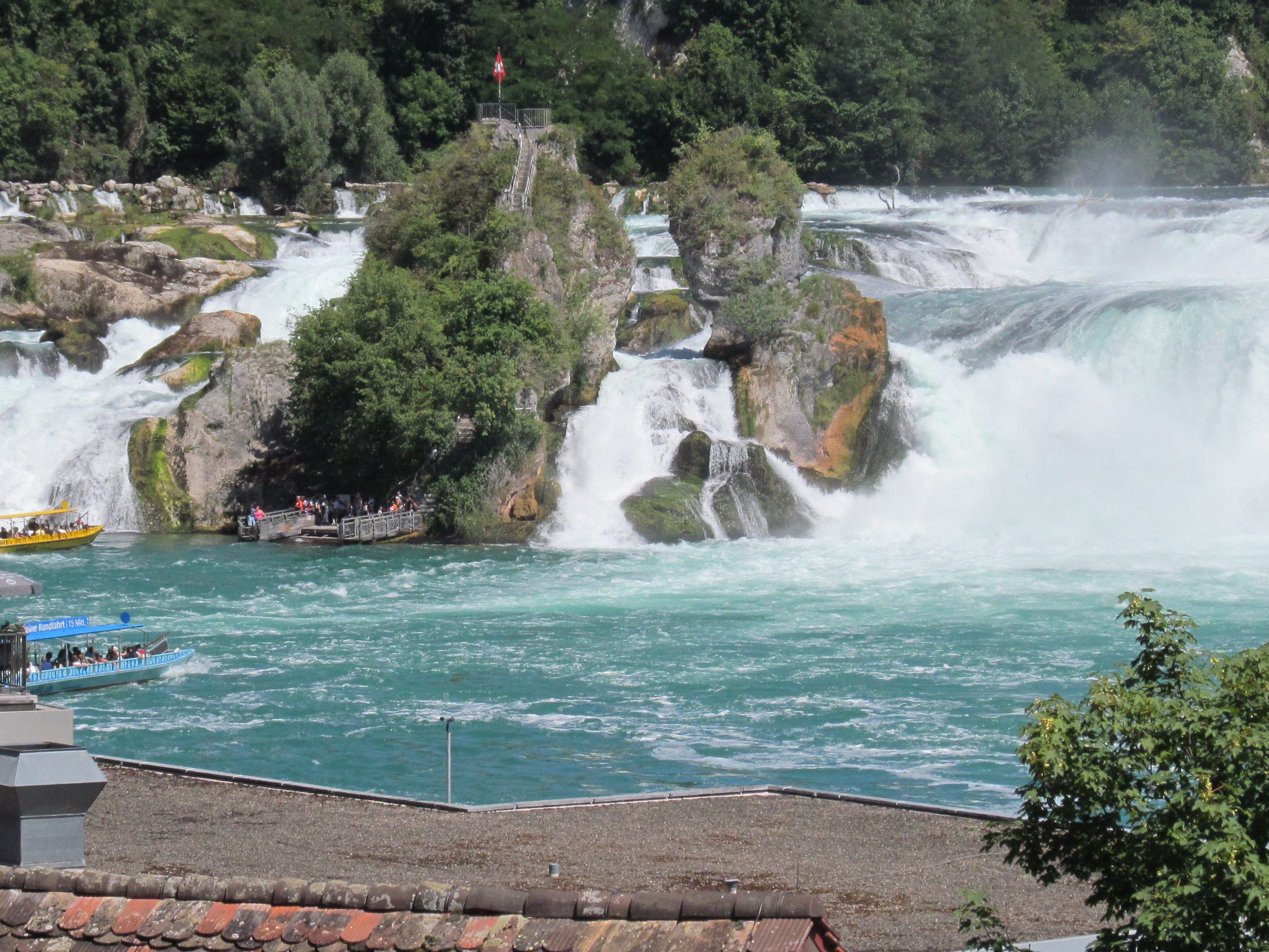Beeindruckend waren die PVÖ-Mitglieder von den Rheinfällen. Beeindruckend waren die PVÖ-Mitglieder von den Rheinfällen.