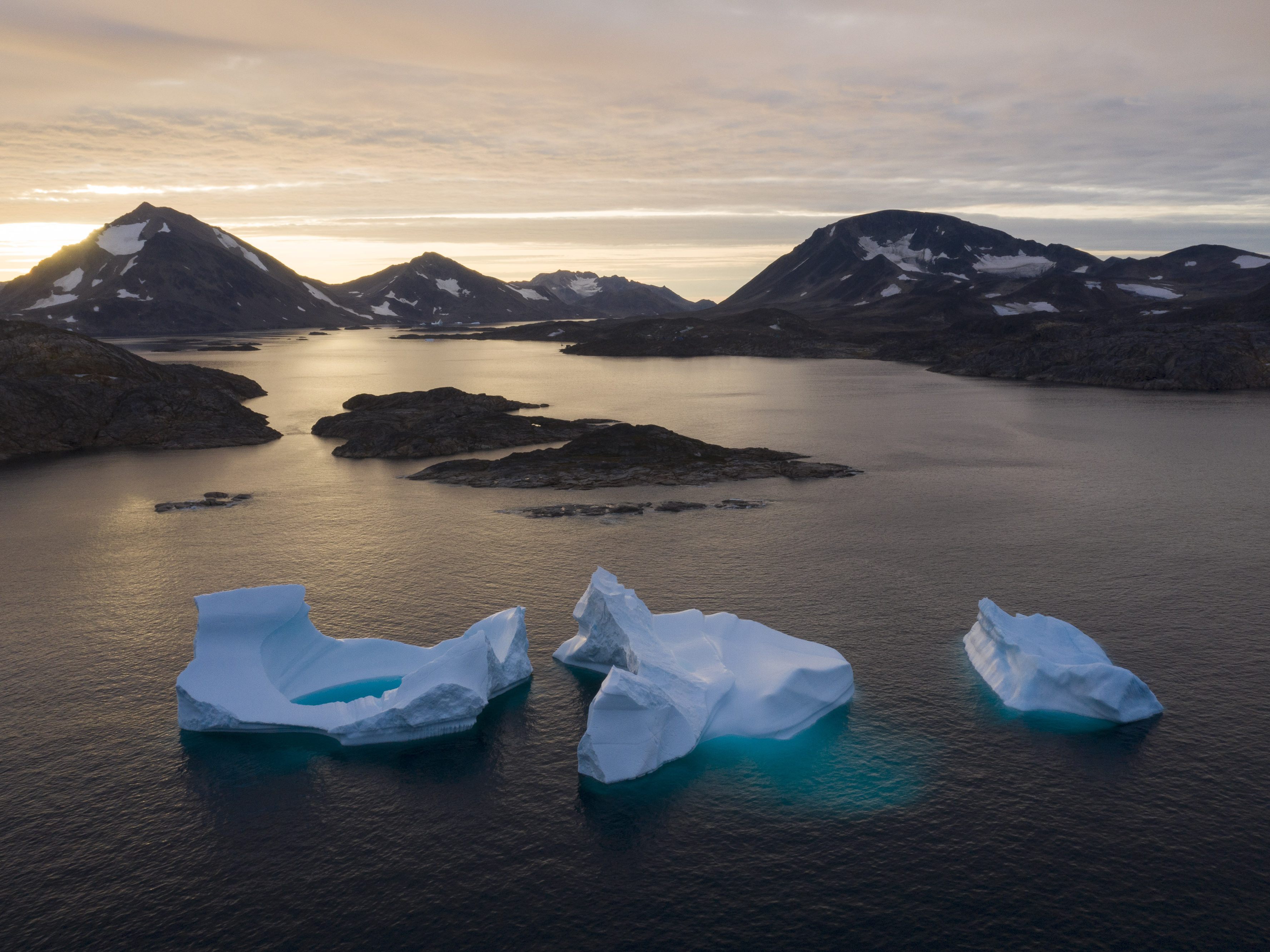Die Eisschmelze in Grönland lässt den Meeresspiegel weiter steigen.
