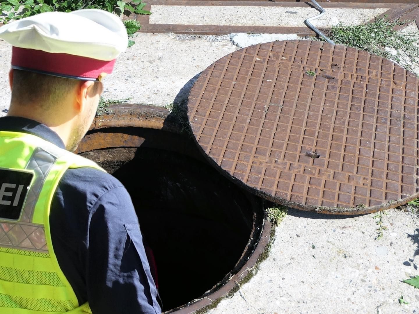 Die Polizei bittet um Hinweise aus der Bevölkerung.