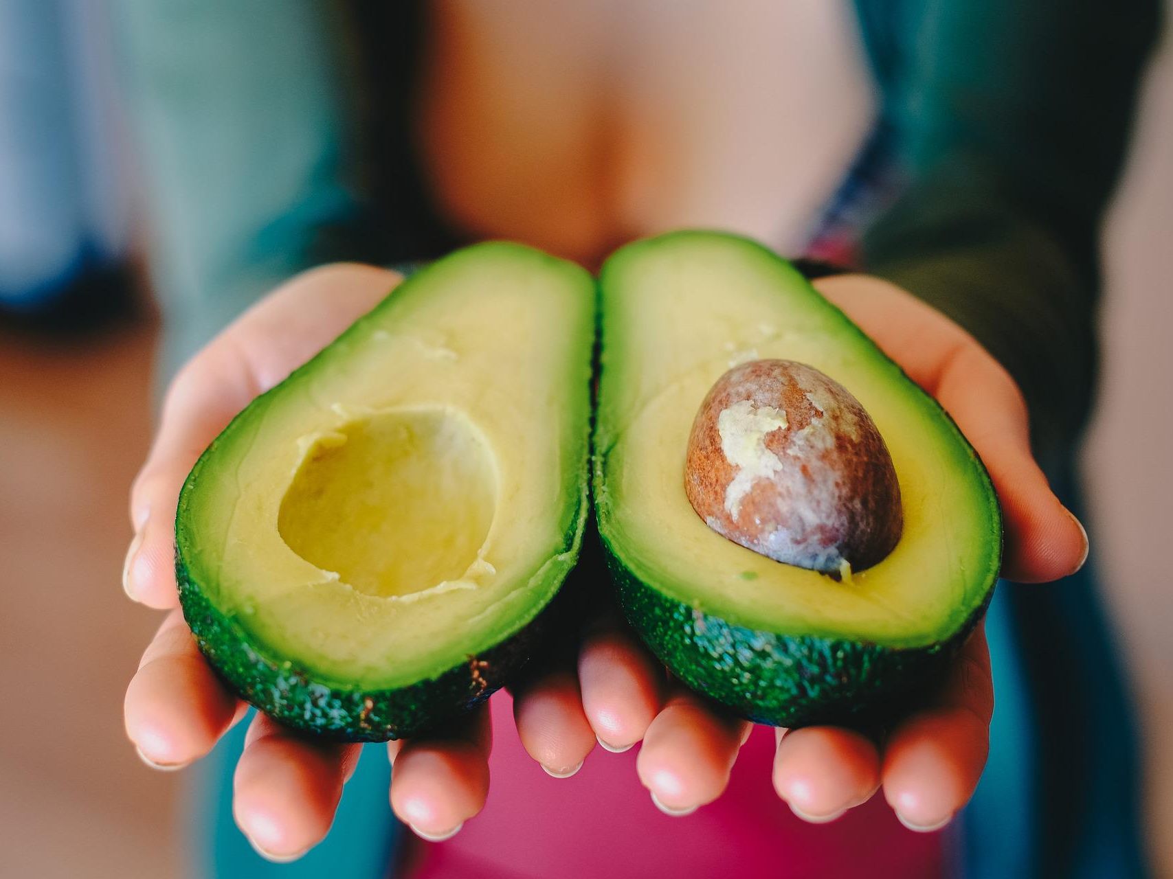 Für das Schneiden von Avocados solltet ihr auf das richtige Messer setzen. Für das Schneiden von Avocados solltet ihr auf das richtige Messer setzen.