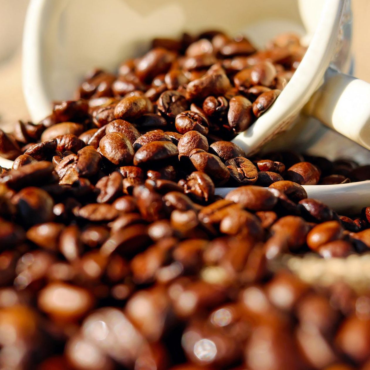 Auch Kaffee wird aufgrund des Extremwetters teuer.