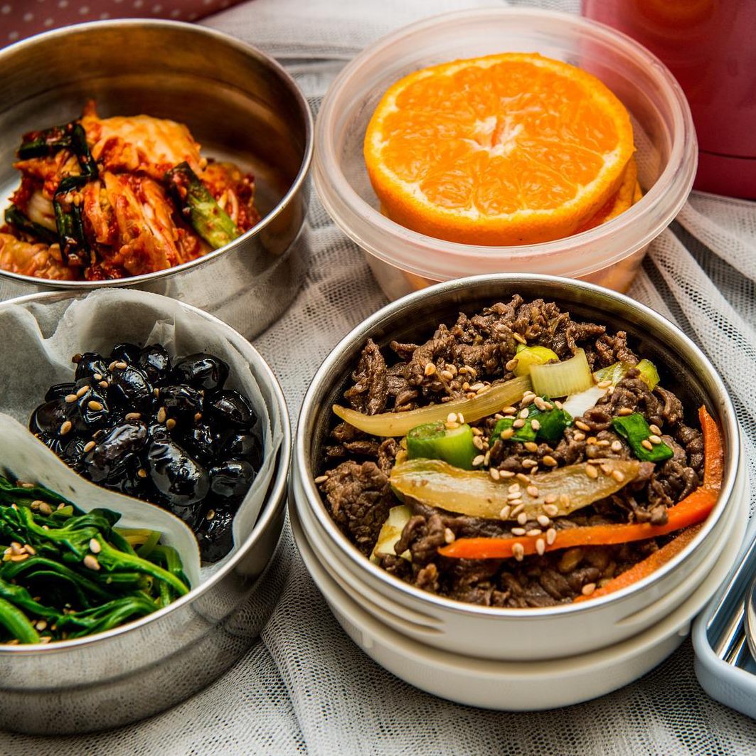 Das Magazin testete 14 Lunchboxen auf ihre Haltbarkeit und auf Schadstoffe.