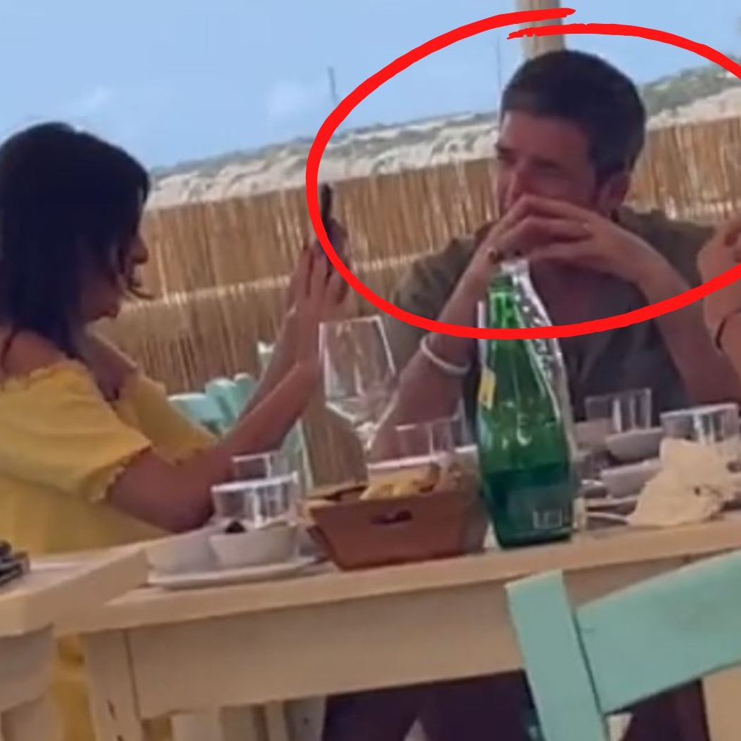 Noel Gallagher etwas peinlich berührt: Alle Gäste sangen "Wonderwall".