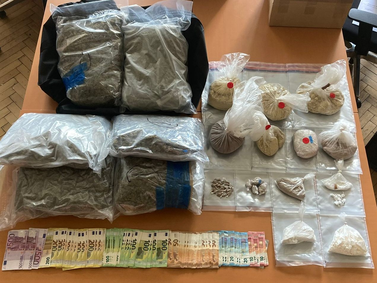Die Wiener Polizei konnte Drogen mit einem Straßenverkaufswert von rund 47.000 Euro sicherstellen.