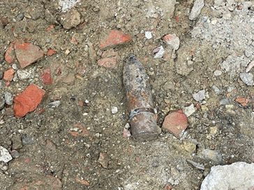 Bauarbeiter haben am Montag eine Granate in Wien-Landstraße gefunden. Bauarbeiter haben am Montag eine Granate in Wien-Landstraße gefunden.
