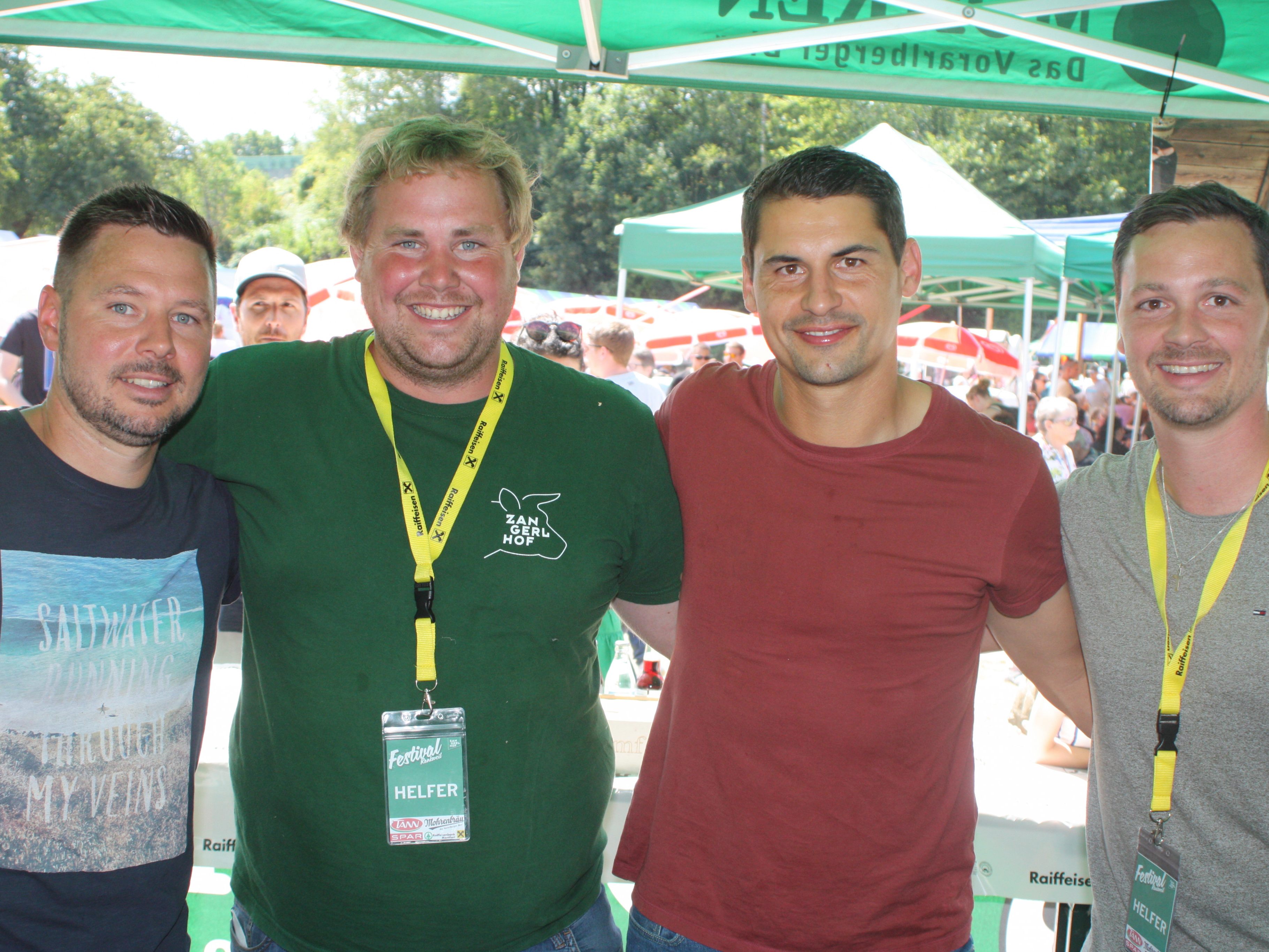 Patrick vom SC Mühlebach, Zangerl GF Josef Rosenzopf, Altach Rekordspieler Martin Kobras und FC Koblach Trainer Stephan Kirchmann waren hochzufrieden.