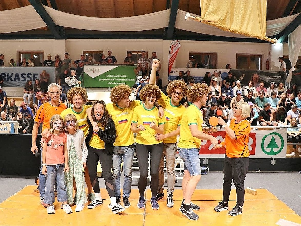 Das Team aus Kolumbien, "Jogi´s letzte Hoffnung", darf sich seit Samstag neuer Oberschorbacher Ping Pong-Weltmeister nennen.