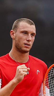 Misolic stellt bei seinem Davis-Cup-Debüt auf 2:0