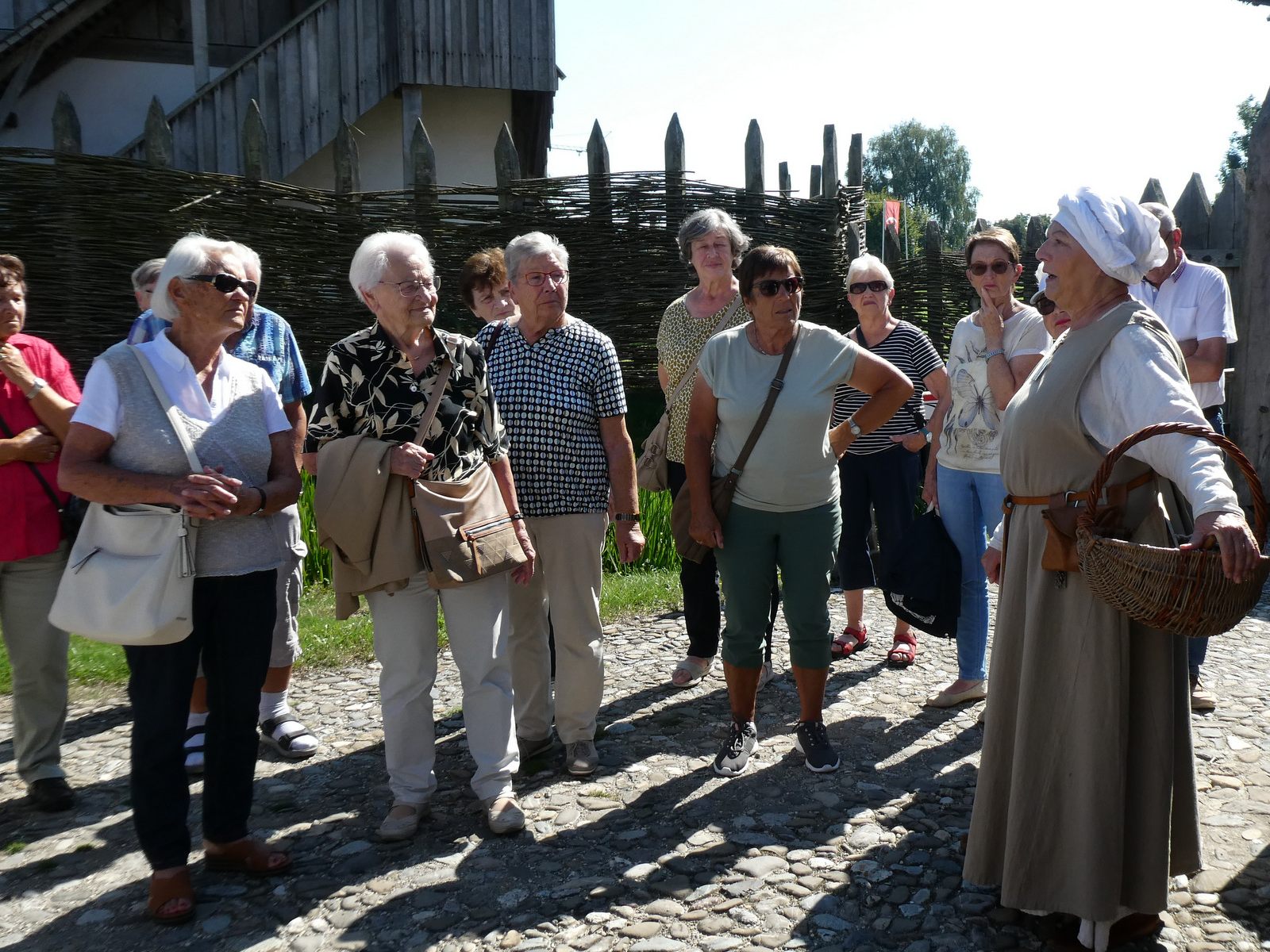Führung in der Bachritterburg Kanzach Führung in der Bachritterburg Kanzach