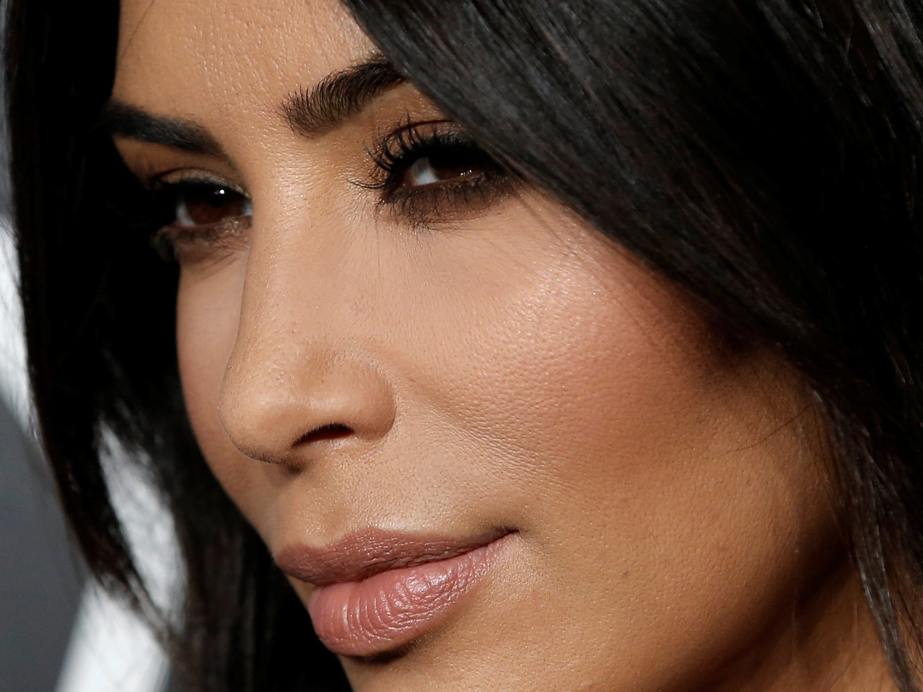 Kim Kardashian äußerte sich zum Thema Outfit. Kim Kardashian äußerte sich zum Thema Outfit.
