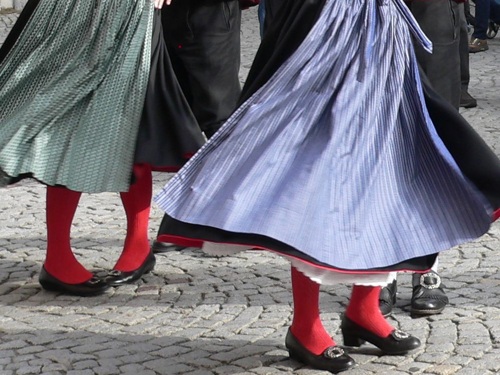 Schwung beim Volkstanzen