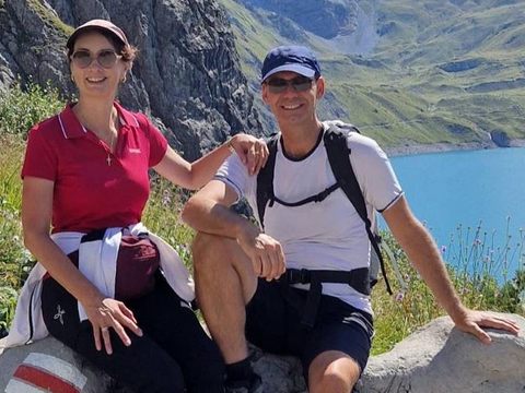 Wallner beim Wandern mit Frau Sonja