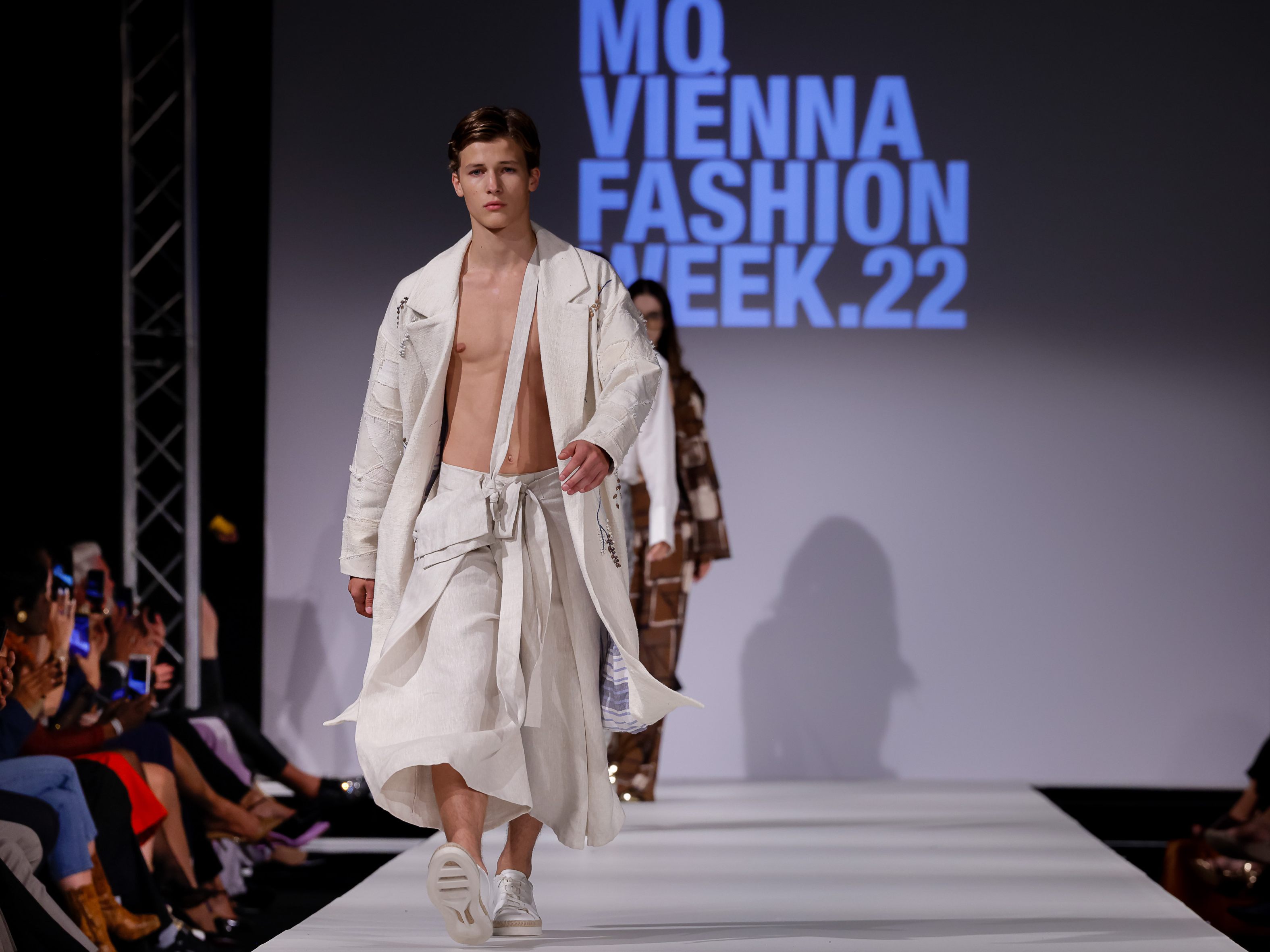 Die Vienna Fashion Week startete mit einer erstklassigen Modeschau in den bunten Fashion-Herbst.