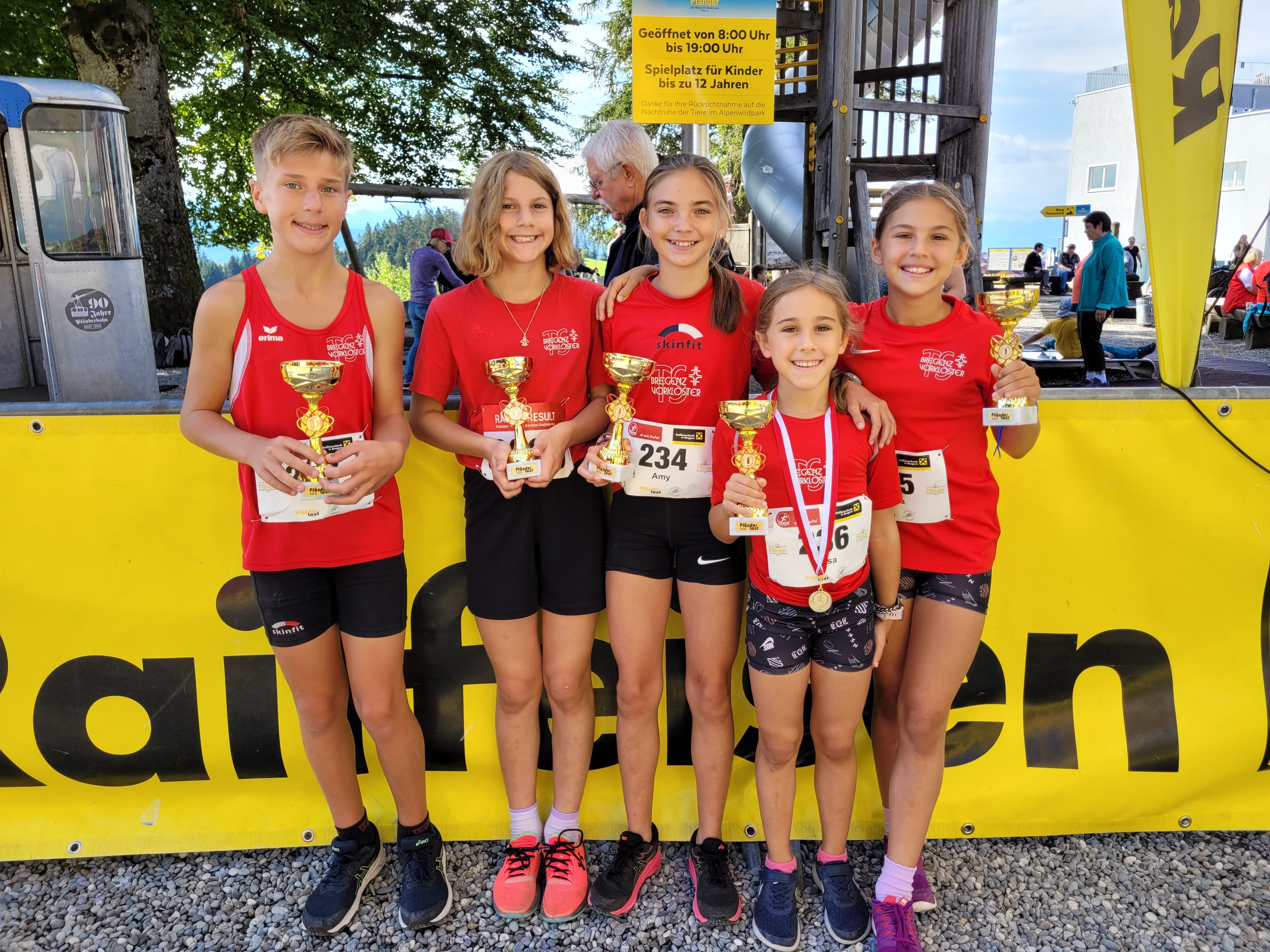 Elias, Lucia, Amy, Elisa und Emma überzeugten am Pfänder! Elias, Lucia, Amy, Elisa und Emma überzeugten am Pfänder!