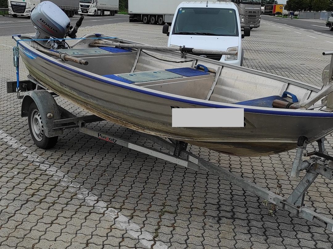 Gestohlener Anhänger mit Boot auf A1 in St. Pölten sichergestellt.