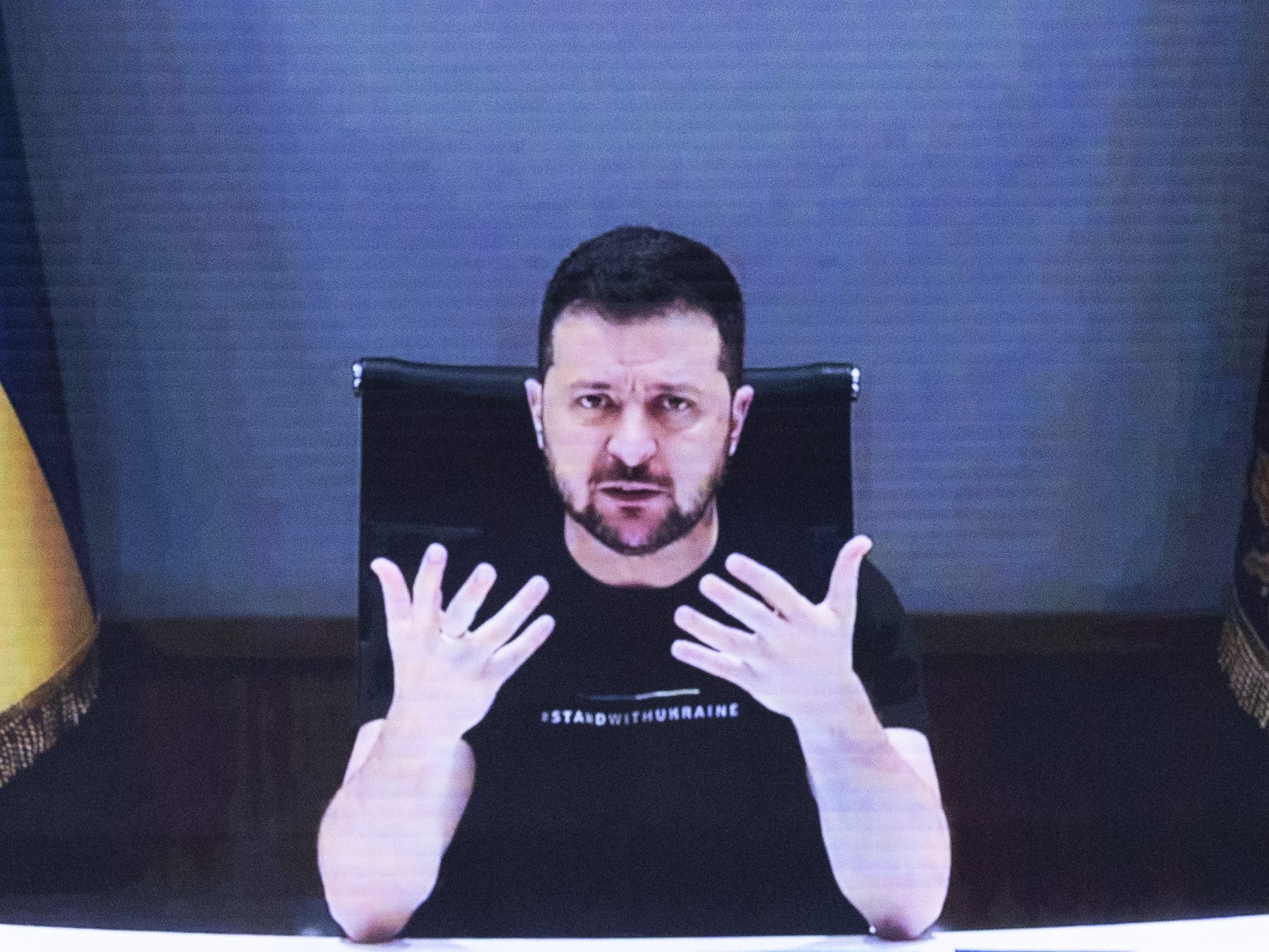 Wolodymyr Selenskyj fordert die Russen zur Fahnenflucht auf.