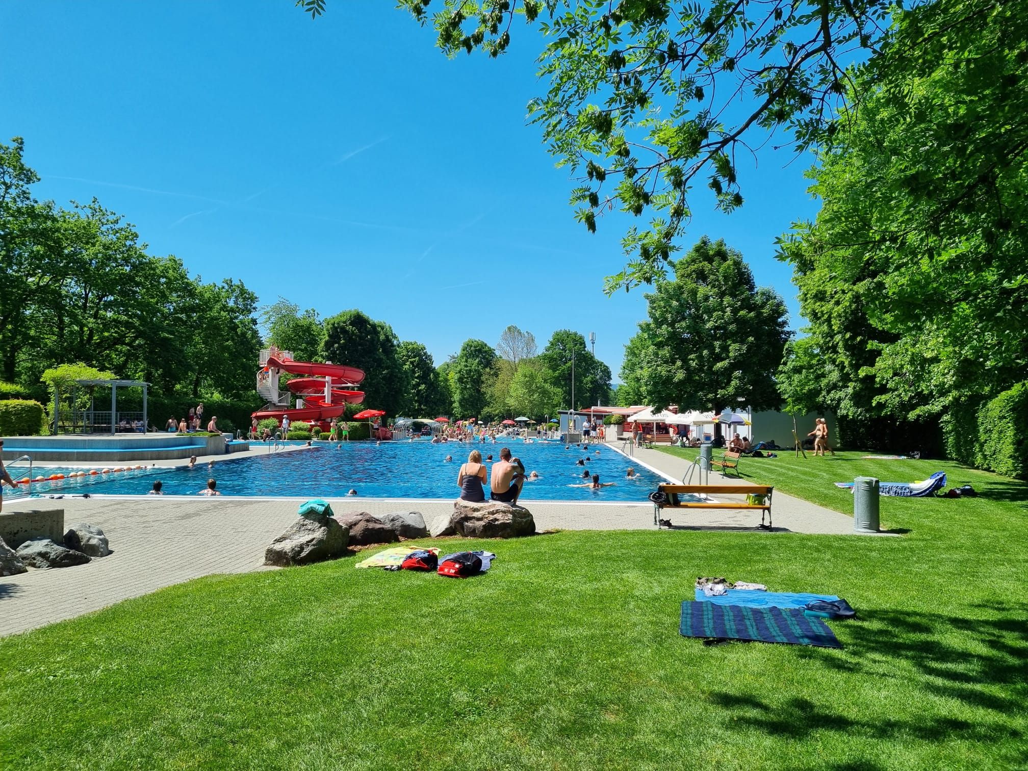 48.000 Besucher*innen wurden heuer im Erlebnisbad Frutzau in Sulz gezählt. 48.000 Besucher*innen wurden heuer im Erlebnisbad Frutzau in Sulz gezählt.