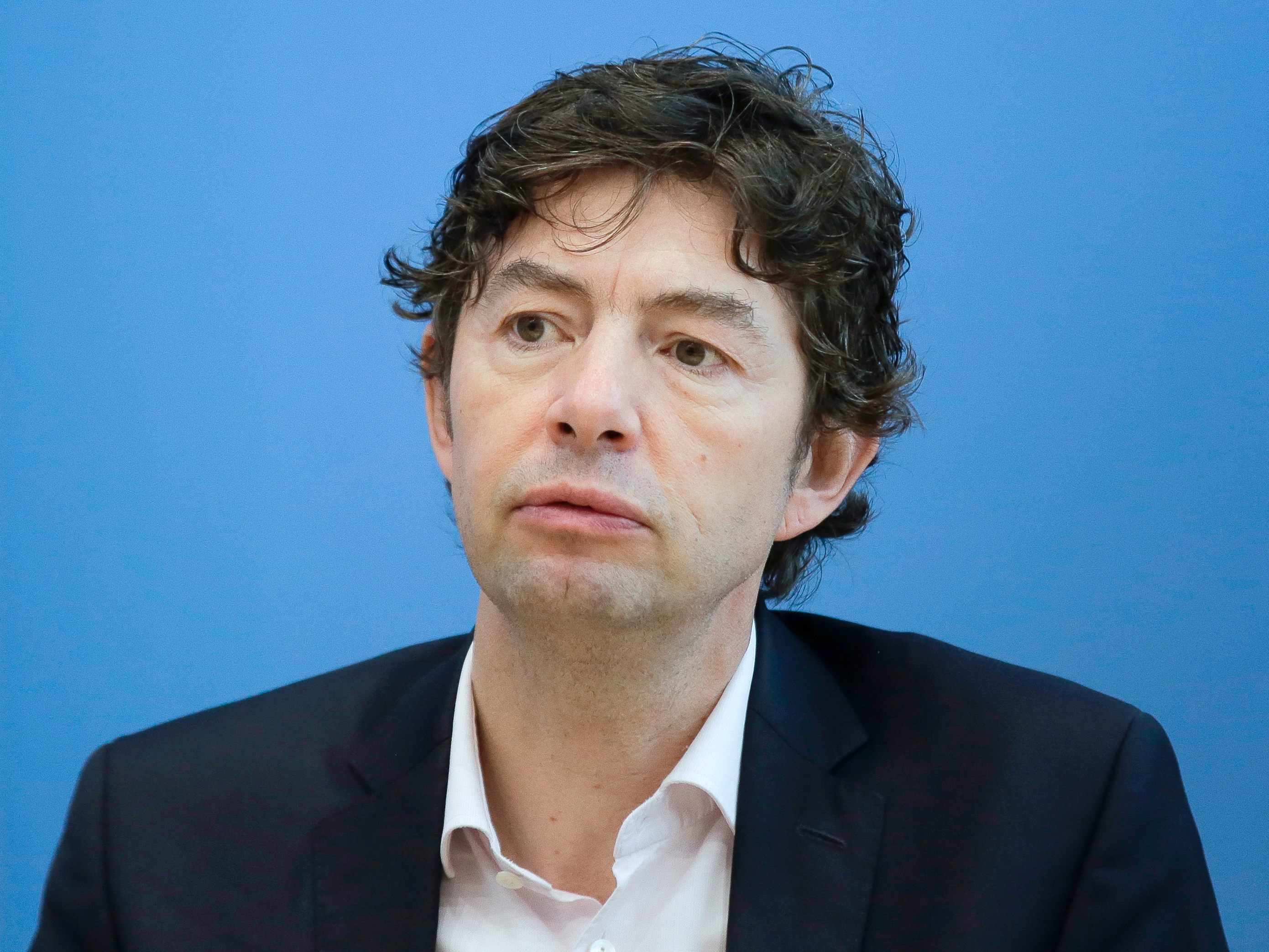 Der Virologe Christian Drosten rechnet mit einer starken Corona-Welle "vor Dezember". Der Virologe Christian Drosten rechnet mit einer starken Corona-Welle "vor Dezember".