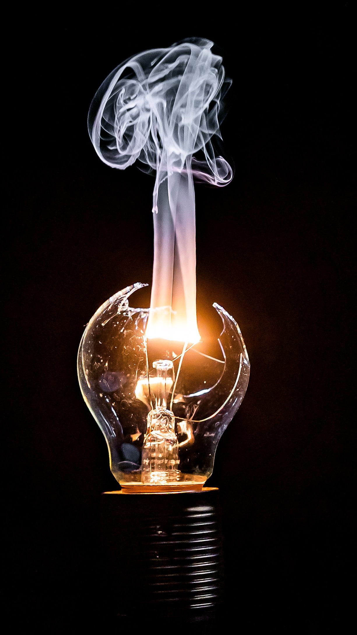 Handelsverband-Geschäftsführer über nach oben kletternde Energiepreise.