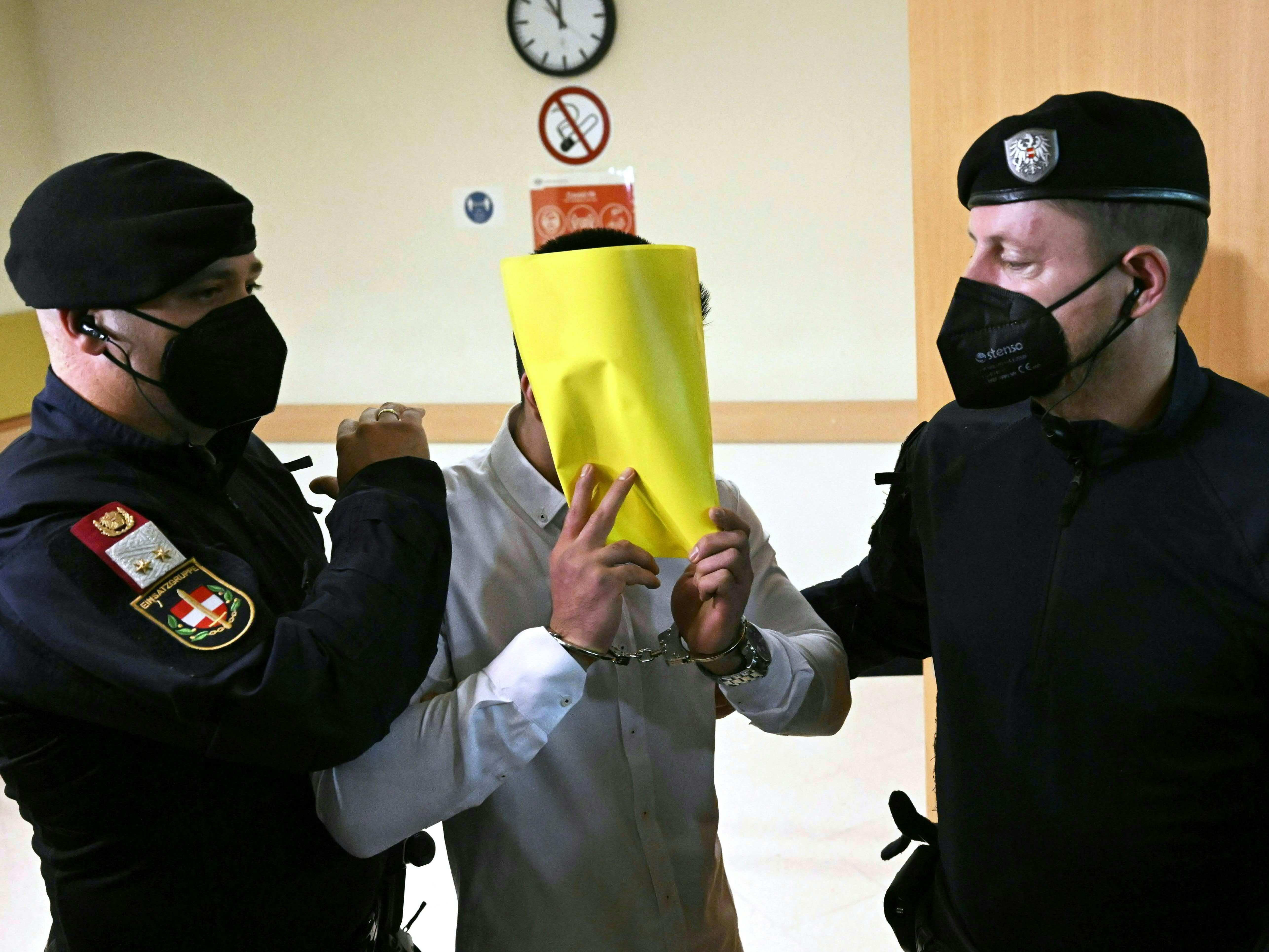 Prozess um getötete 13-Jährige in Wien gestartet. Prozess um getötete 13-Jährige in Wien gestartet.