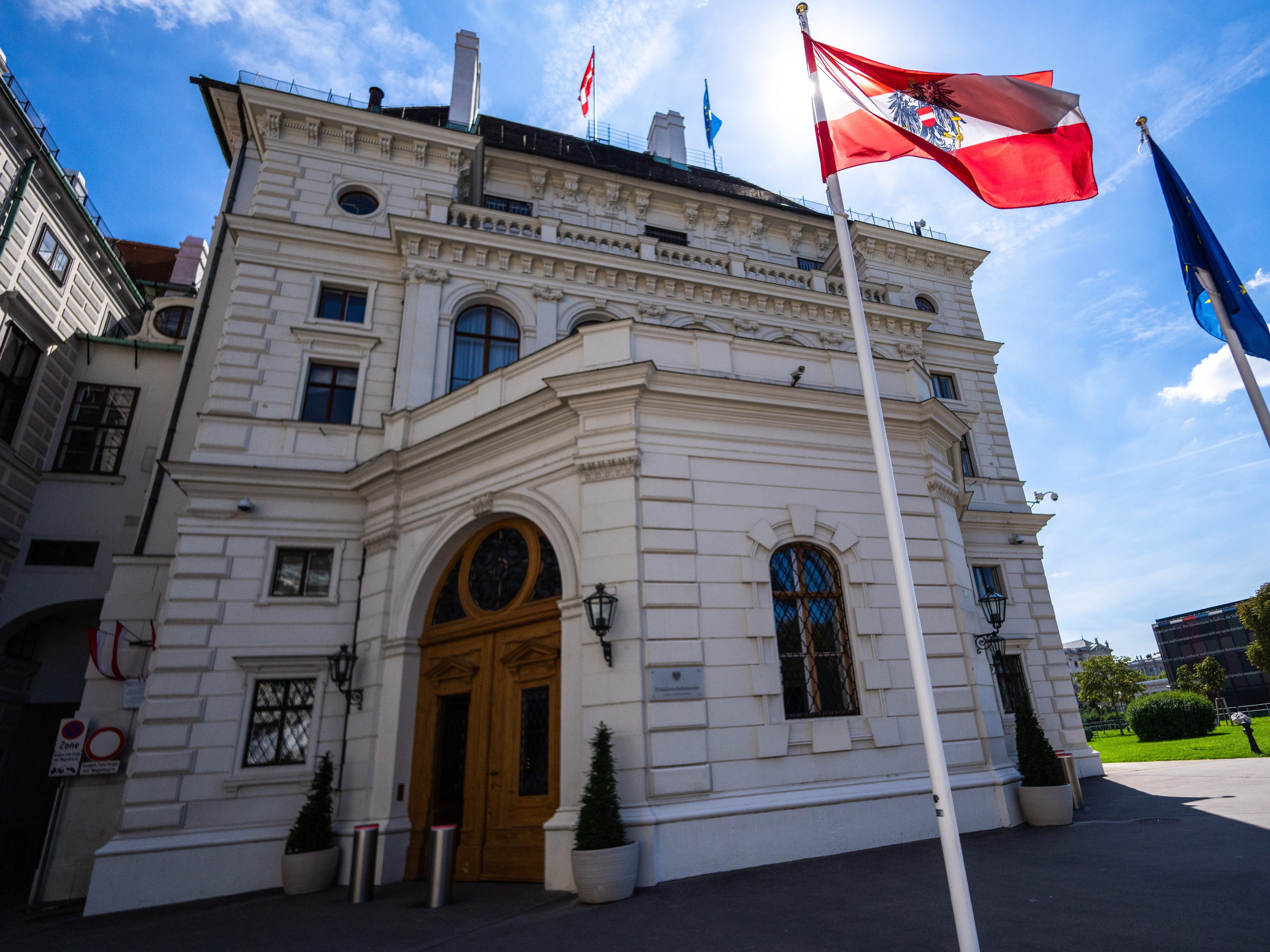 Am 9. Oktober findet die Bundespräsidentenwahl statt. Am 9. Oktober findet die Bundespräsidentenwahl statt.