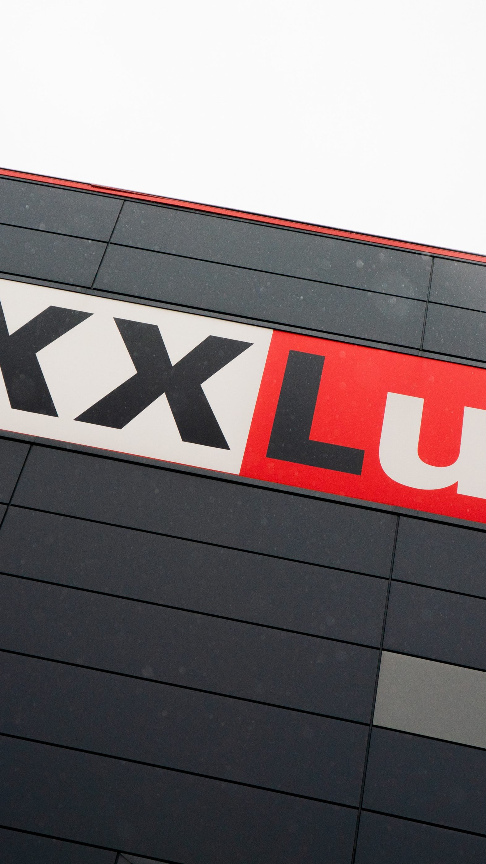 XXXLutz kauft die Hälfe der Möbelhauskette Braun Möbel-Center.