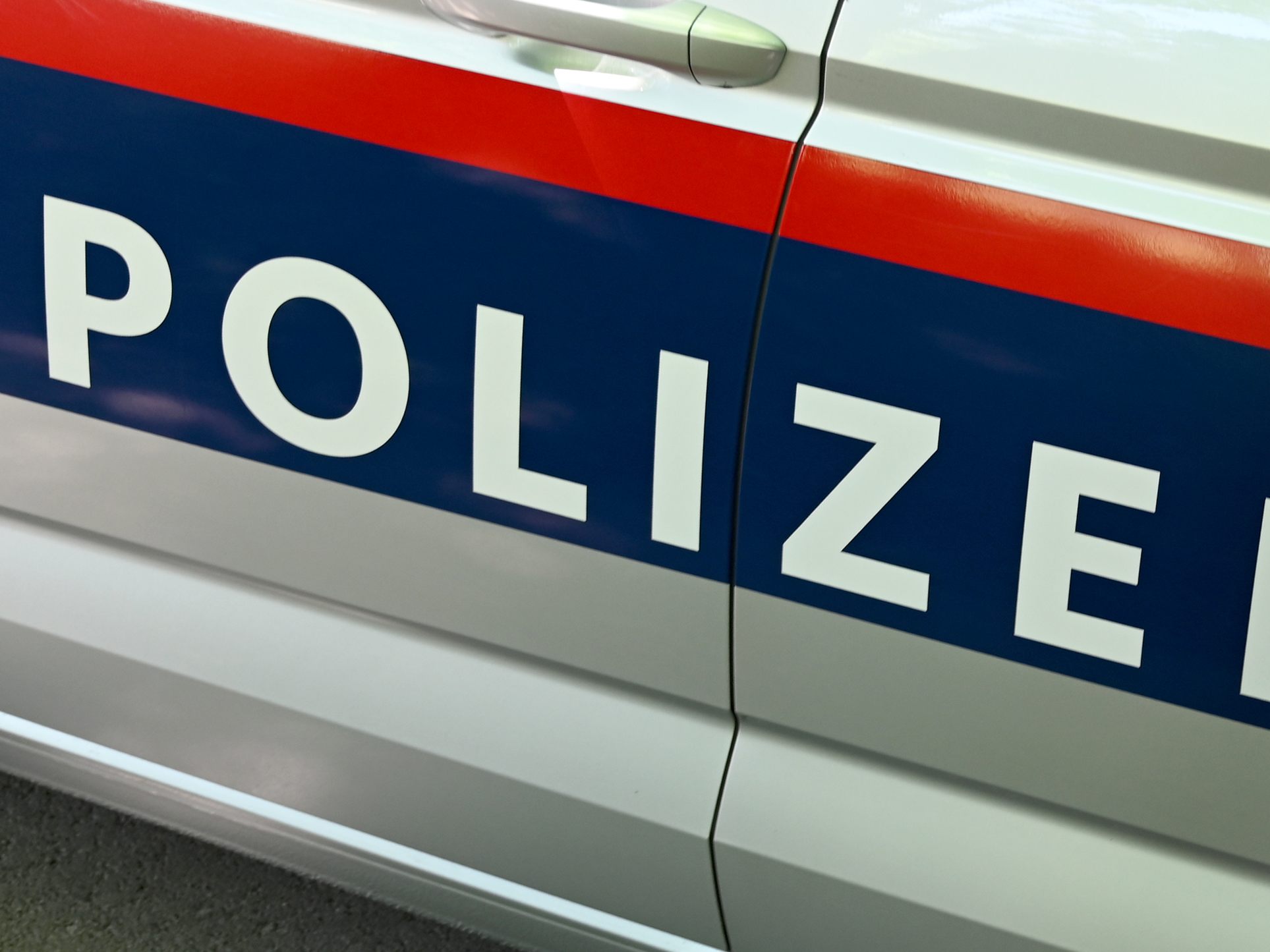 In Wien-Penzing bedrohte ein Mann einen Bauarbeiter mit einem Messer.