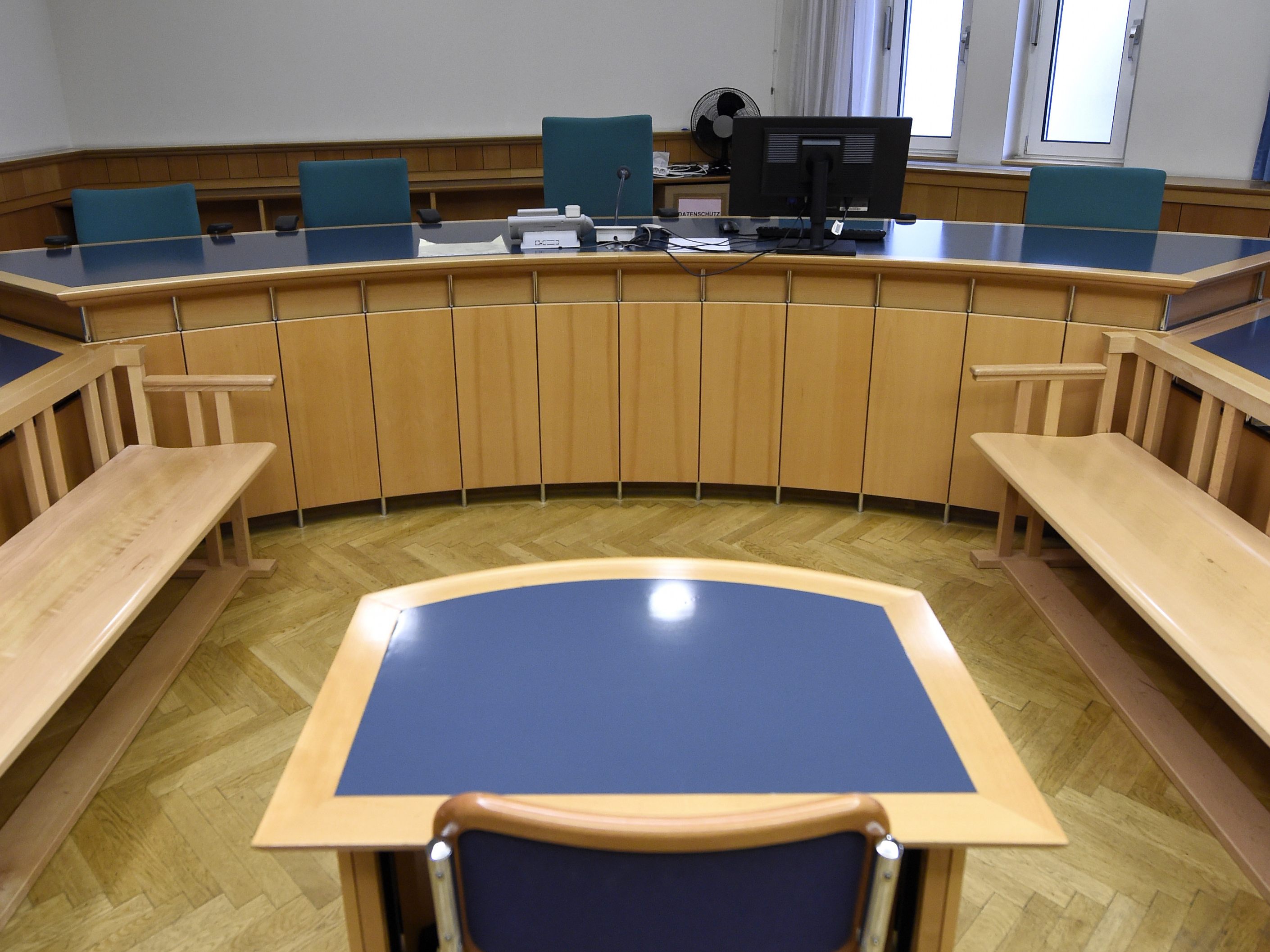 Prozess wegen versuchten Landzwangs platzte.