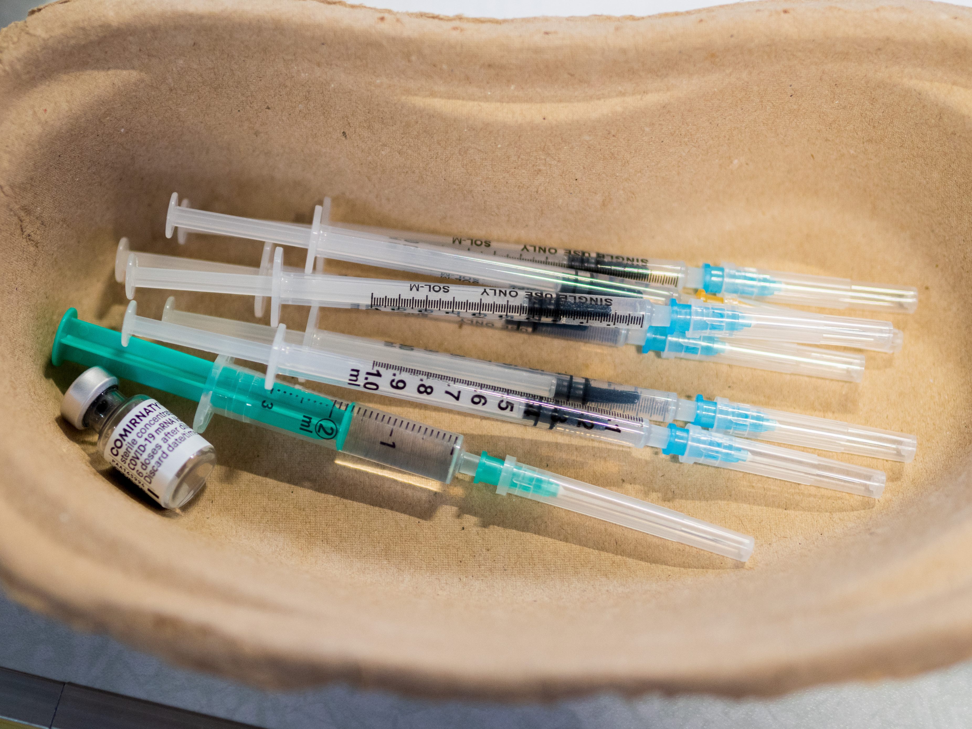 Am Freitag gab die EU-Kommission grünes Licht für die an die Omikron-Variante angepassten Corona-Impfstoffe.