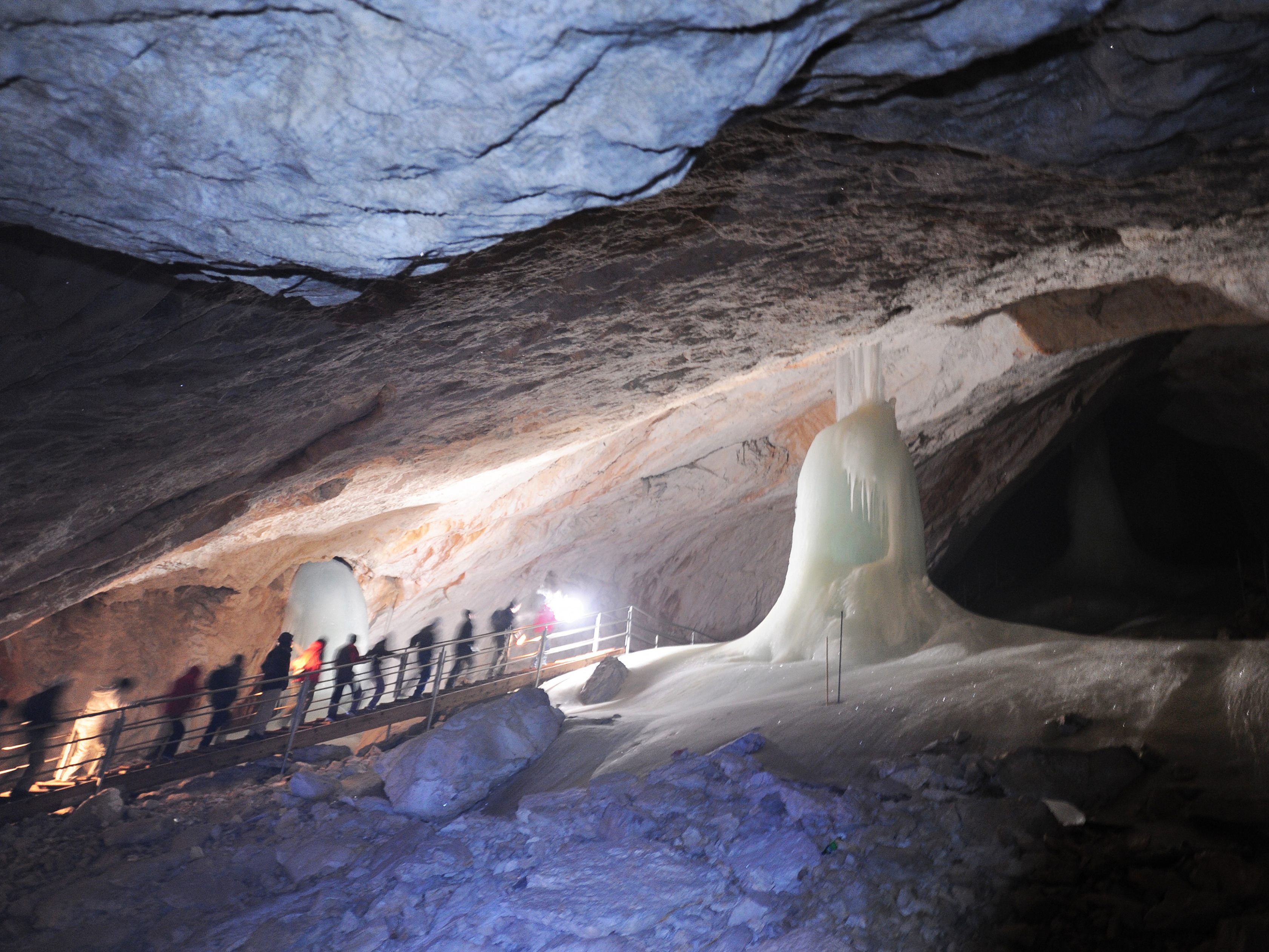 Der Klimawandel lässt die Eishöhlen in Österreich verschwinden.