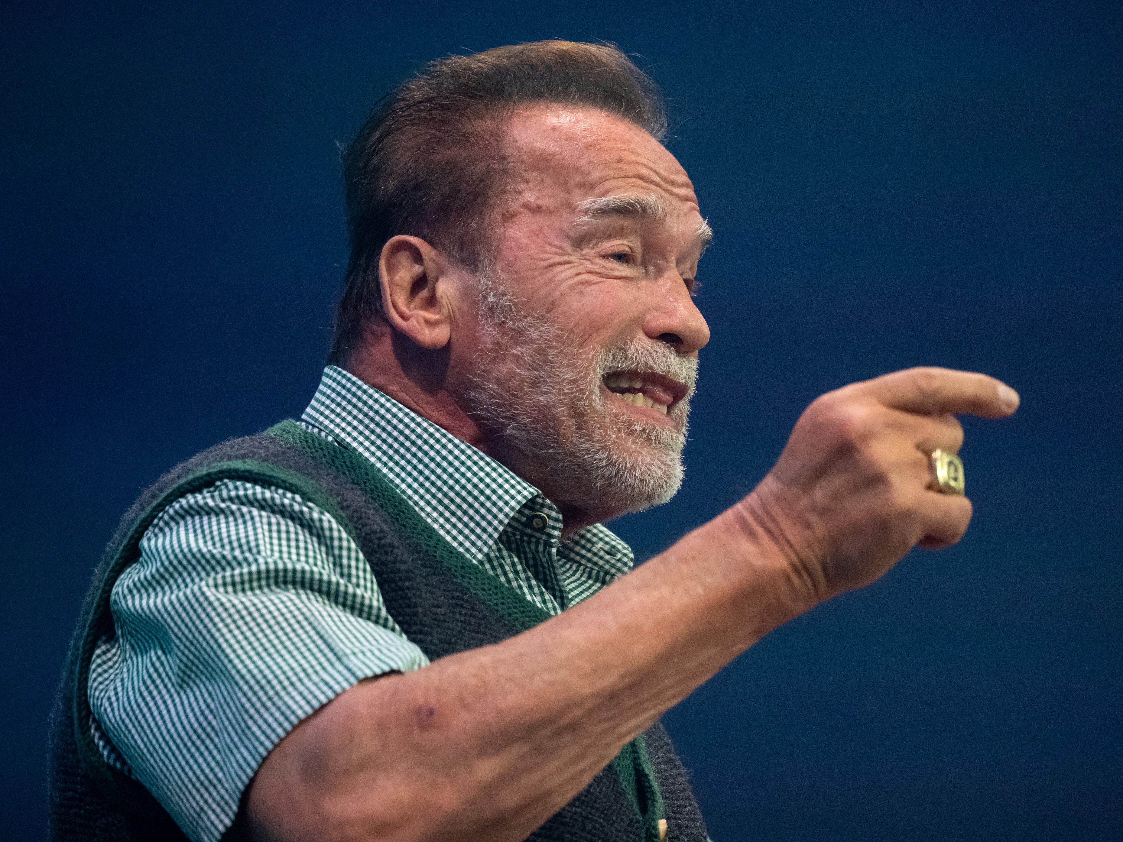 Bayern ehrte Schwarzenegger für sein Engagement gegen Propaganda zum Ukraine-Krieg. Bayern ehrte Schwarzenegger für sein Engagement gegen Propaganda zum Ukraine-Krieg.