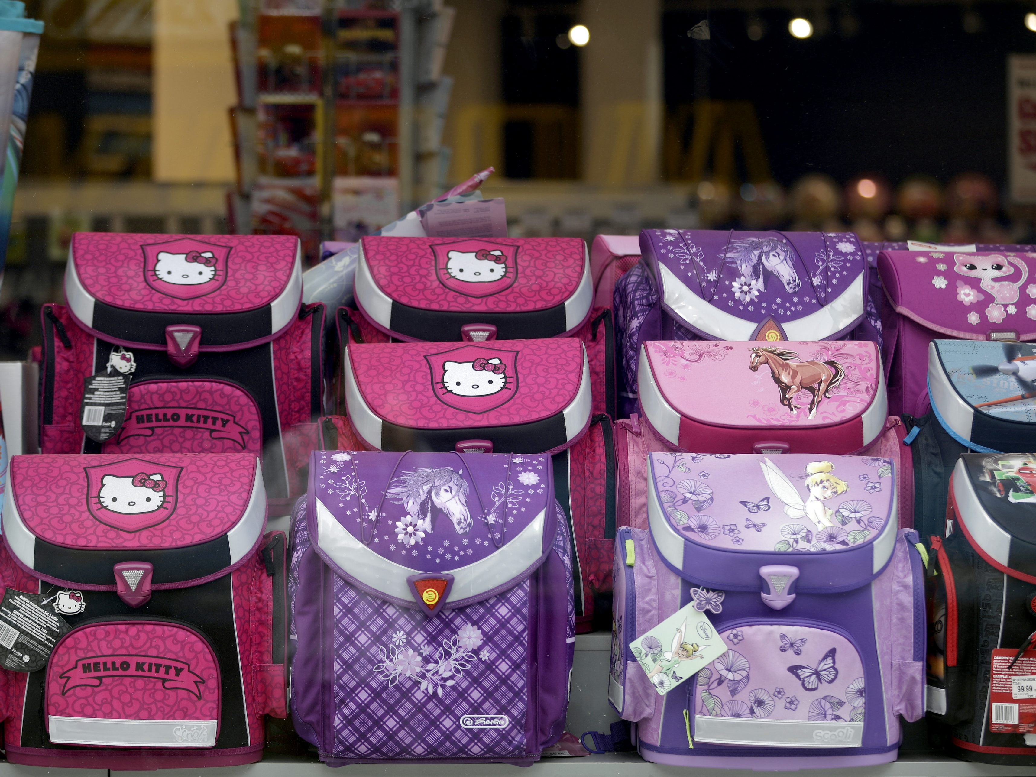 Preisabsprachen bei Schultaschen und Rucksäcken.