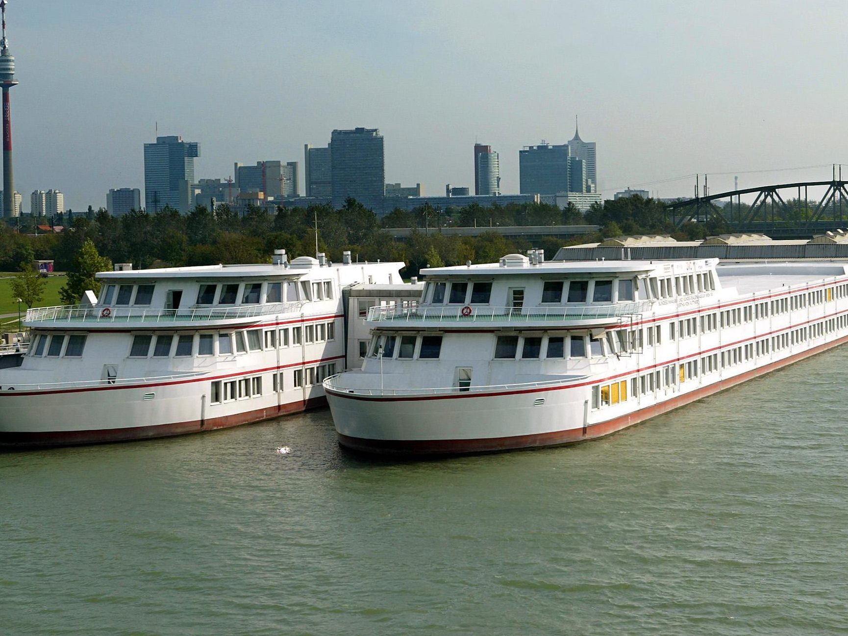 Das Schulschiff in Wien-Floridsdorf bangt um hohe Heizkosten. Das Schulschiff in Wien-Floridsdorf bangt um hohe Heizkosten.