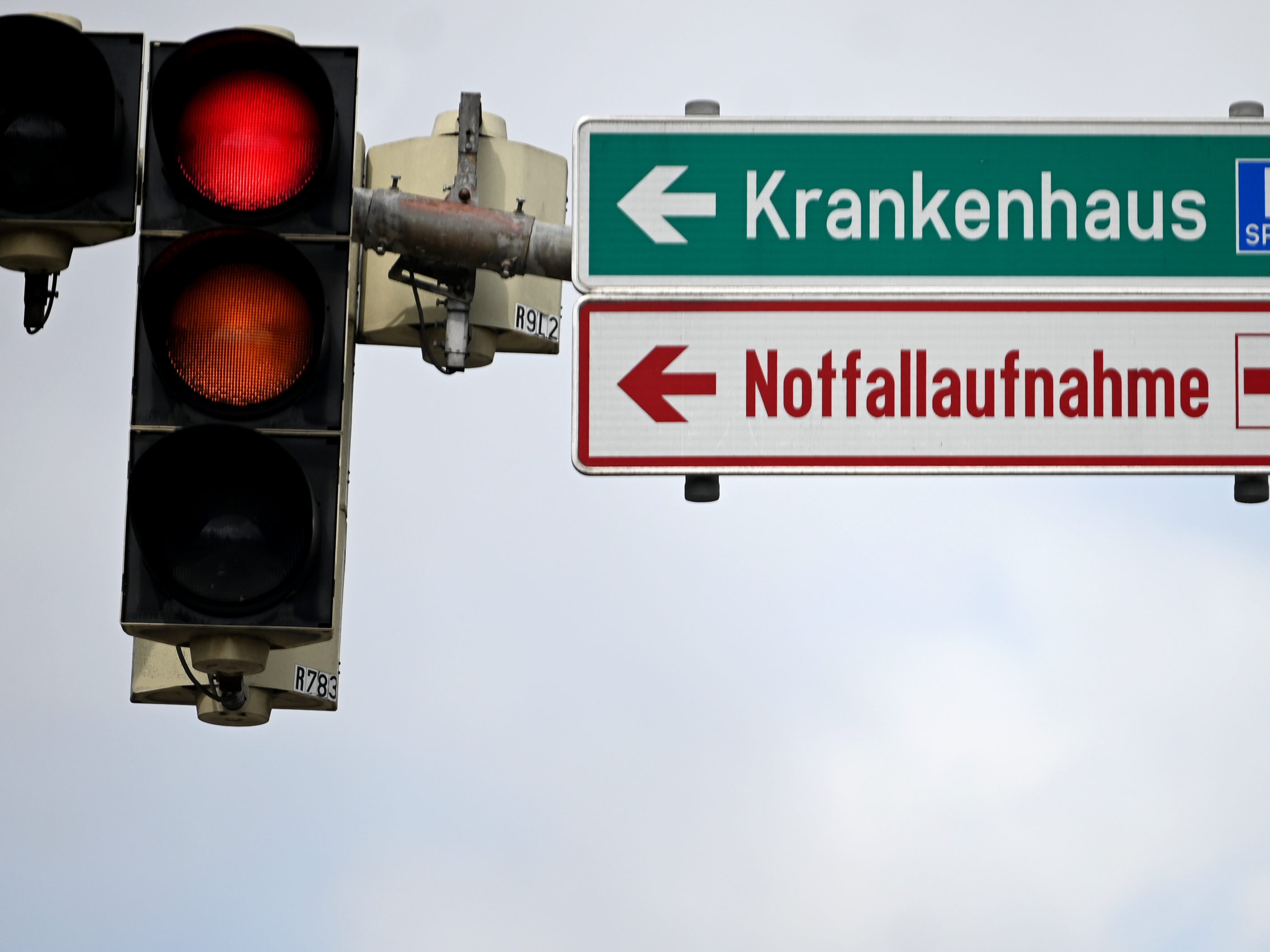 Bei einem Vekehrsunfall in Wien-Liesing wurde ein 25-Jähriger schwer verletzt.