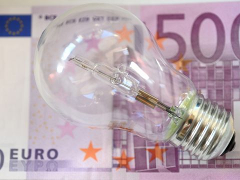 Warten auf den 500-Euro-Klimabonus - bis wann muss das Geld am Konto sein? Warten auf den 500-Euro-Klimabonus - bis wann muss das Geld am Konto sein?