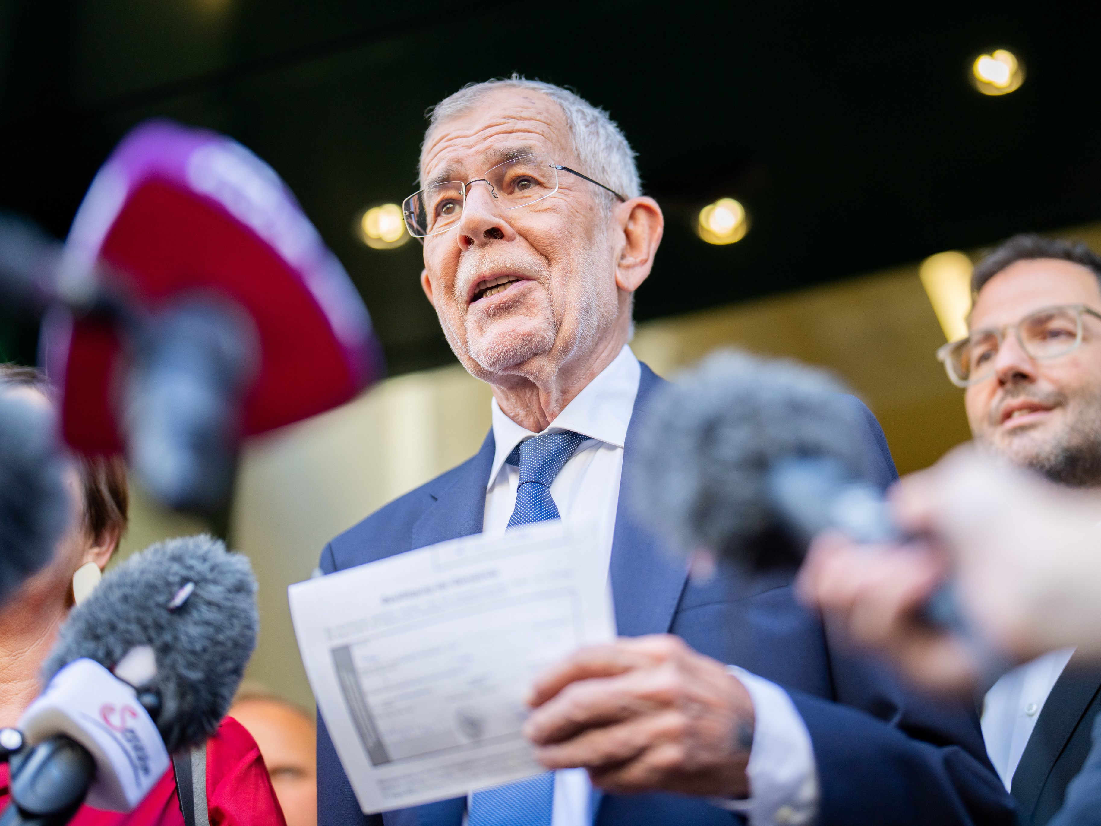 Alexander Van der Bellen darf kein drittes Mal als Bundespräsident kandidieren. Alexander Van der Bellen darf kein drittes Mal als Bundespräsident kandidieren.