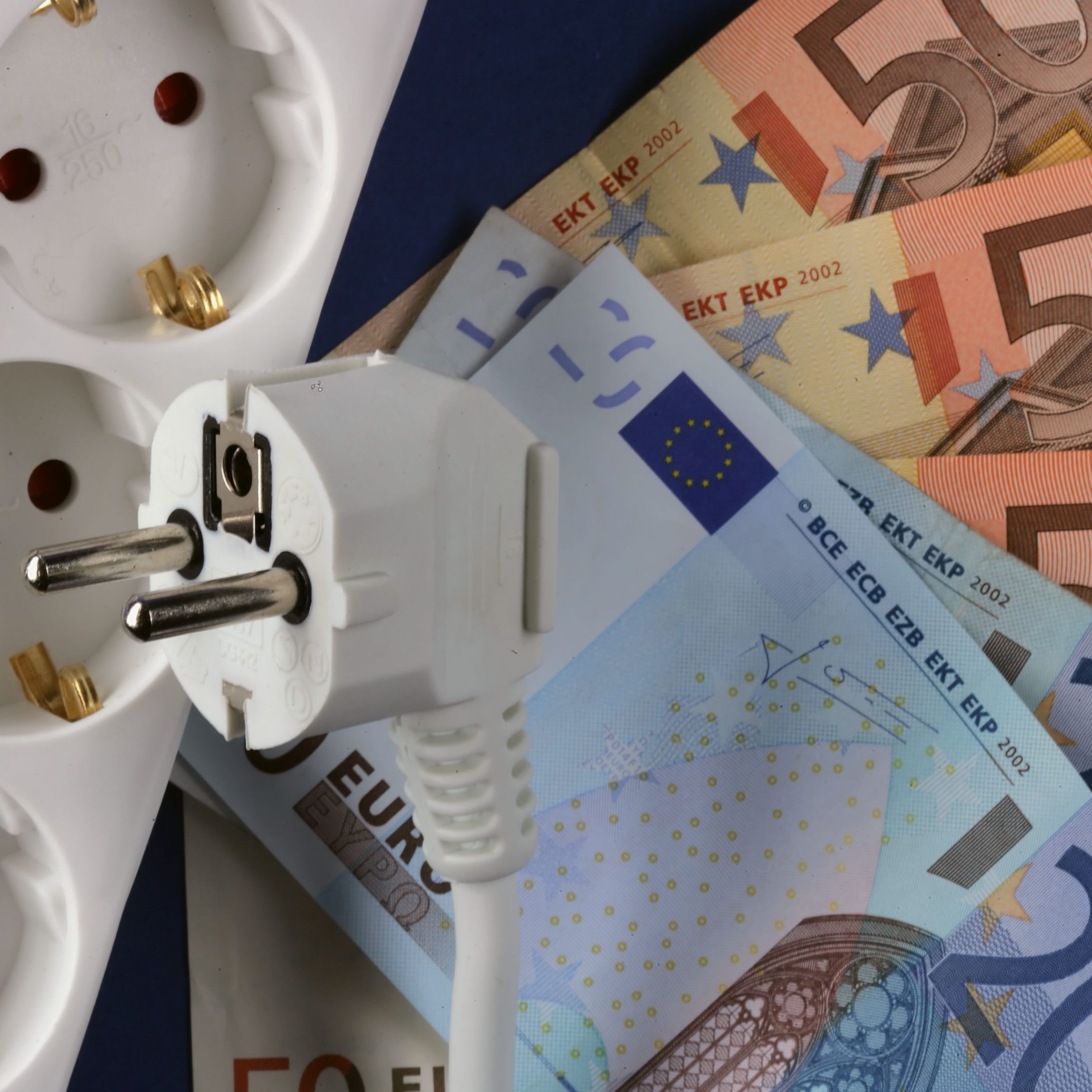 Die E-Wirtschaft hält den Starttermin für den Strompreisdeckel am 1.12. für "ambitioniert".