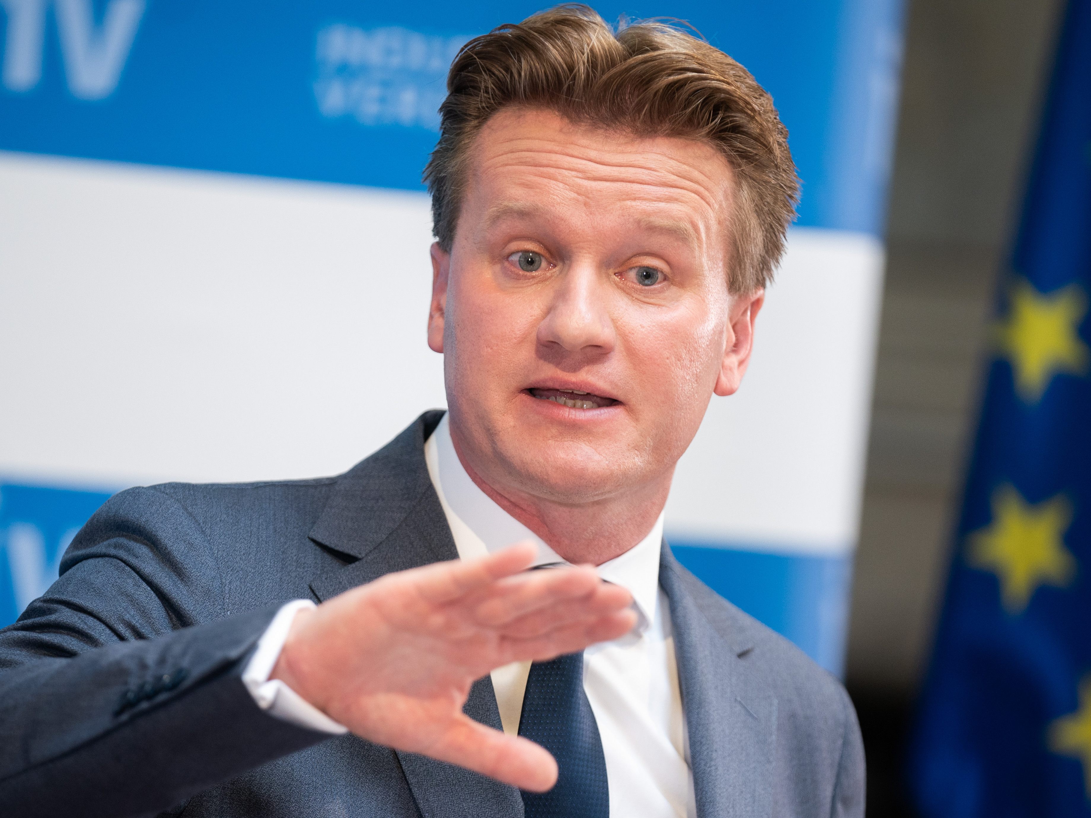 IV-Präsident Georg Knill fordert rasche Milliardenhilfen für energieintensive Firmen.