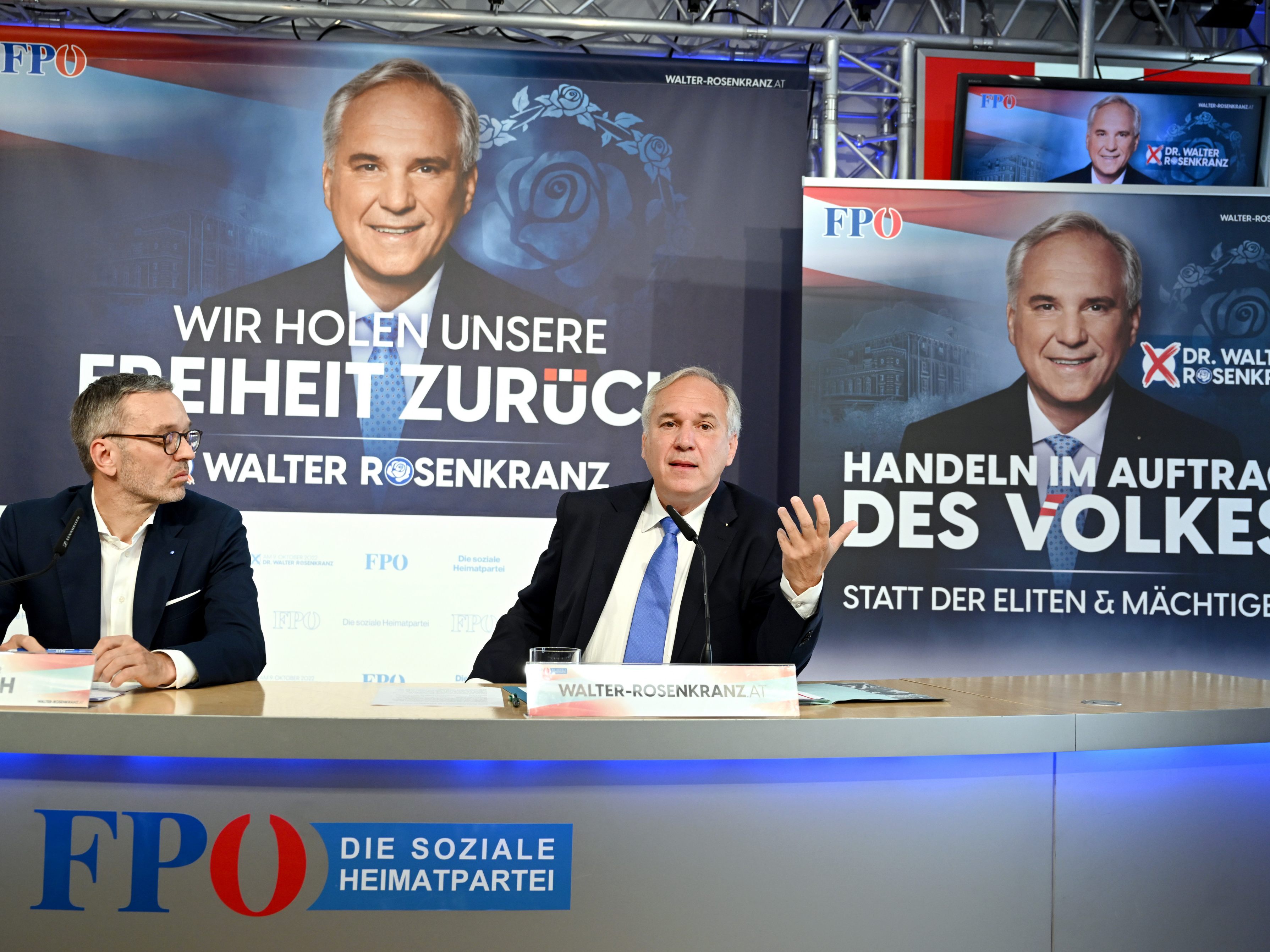 Zweite Rosenkranz-Plakatwelle zum Thema Freiheit. Zweite Rosenkranz-Plakatwelle zum Thema Freiheit.