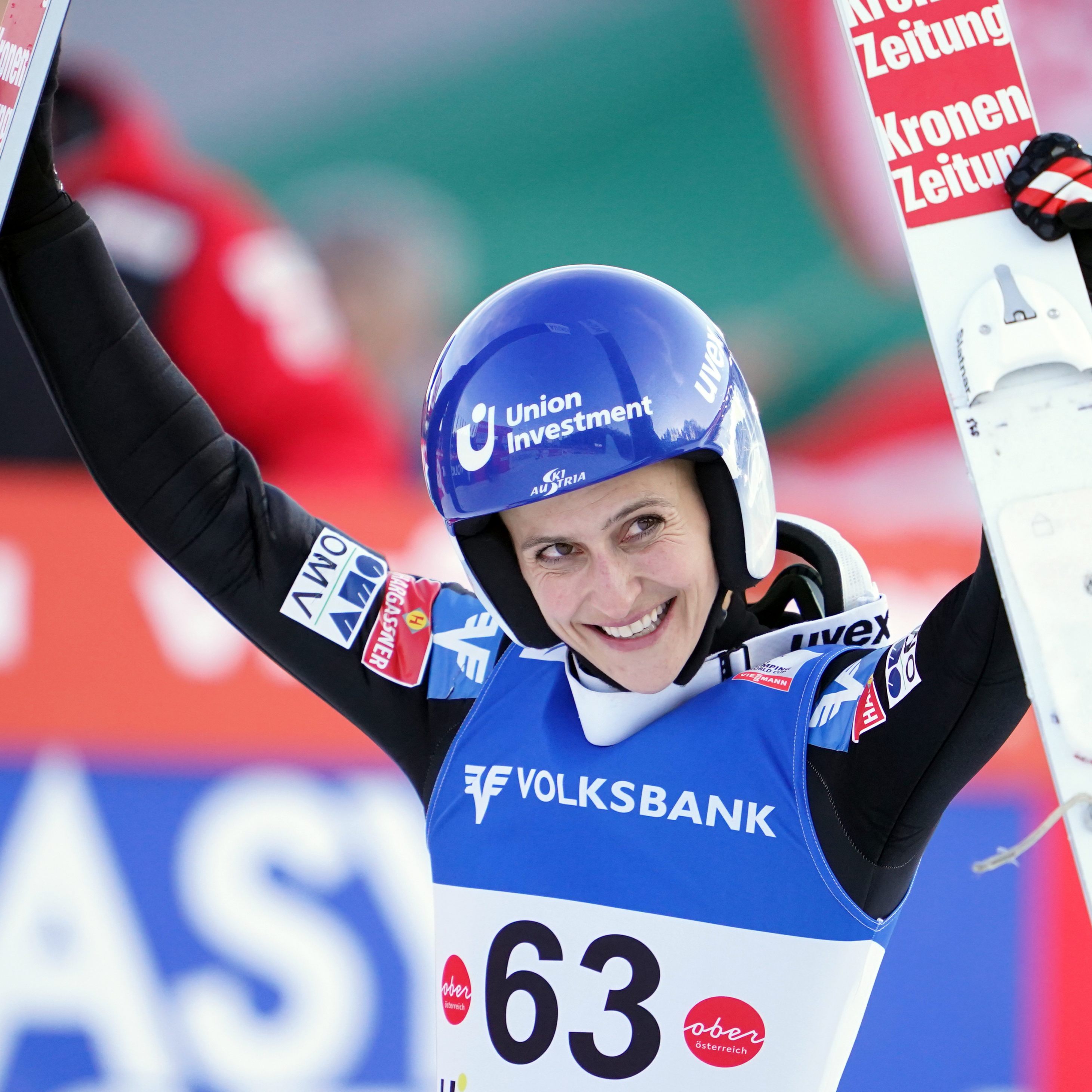 Skispringerin Eva Pinkelnig