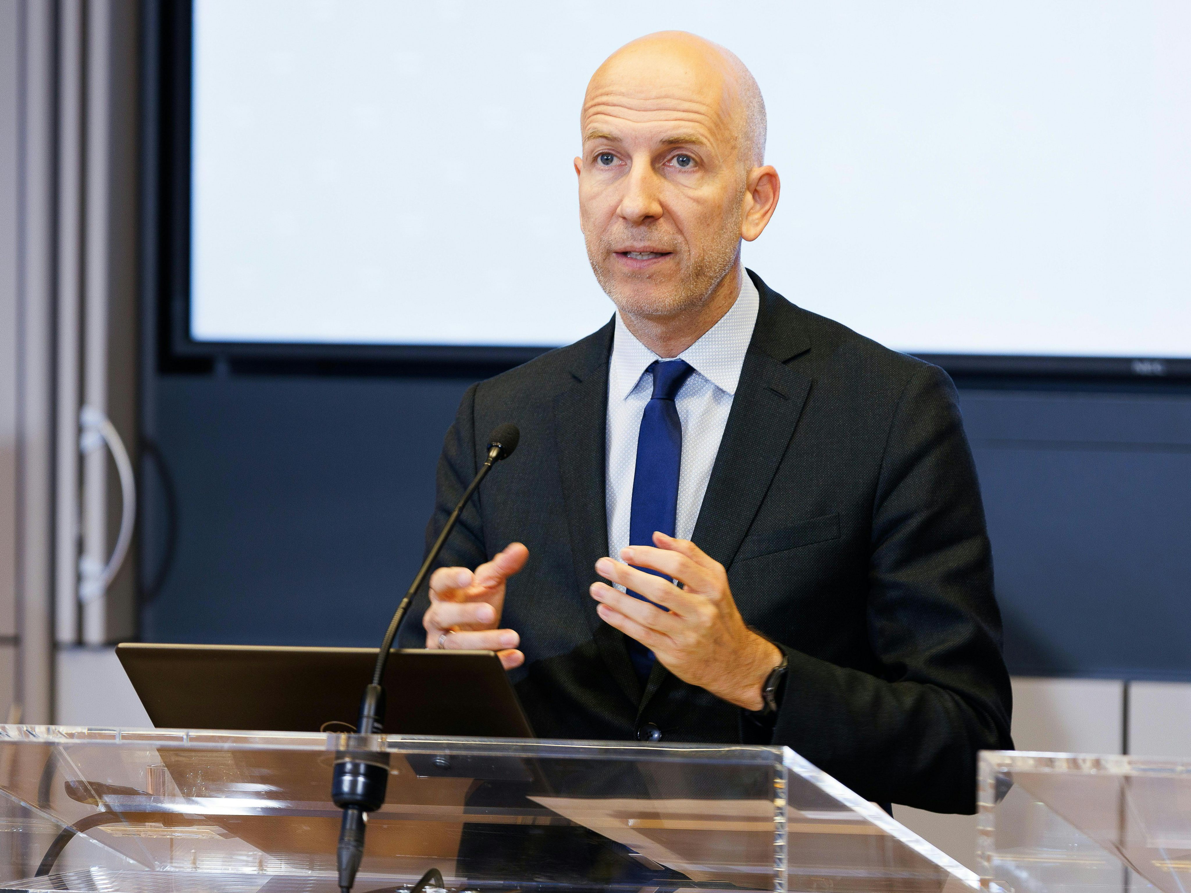 Martin Kocher wird bei der ersten Sitzung der Sprit-Preiskommission dabei sein.