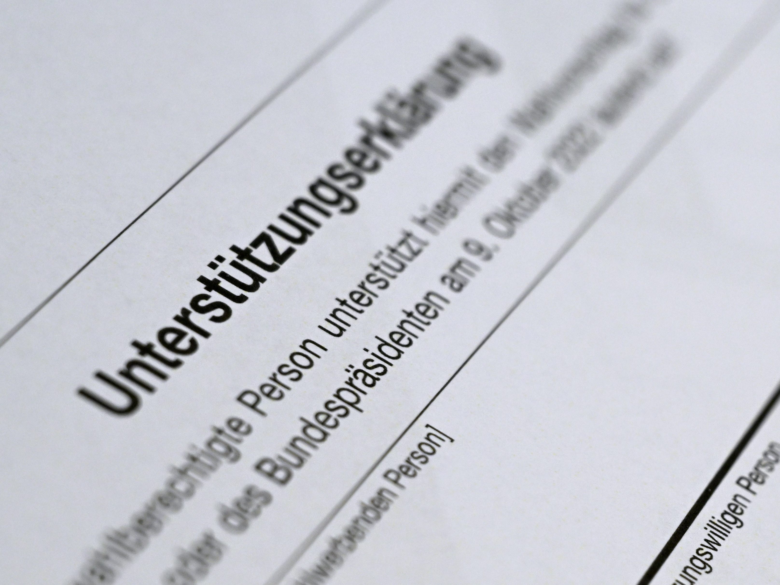 Vier Bewerber hatten zu wenig Unterschriften, drei davon wird eine "Nachfrist" gewährt. Vier Bewerber hatten zu wenig Unterschriften, drei davon wird eine "Nachfrist" gewährt.