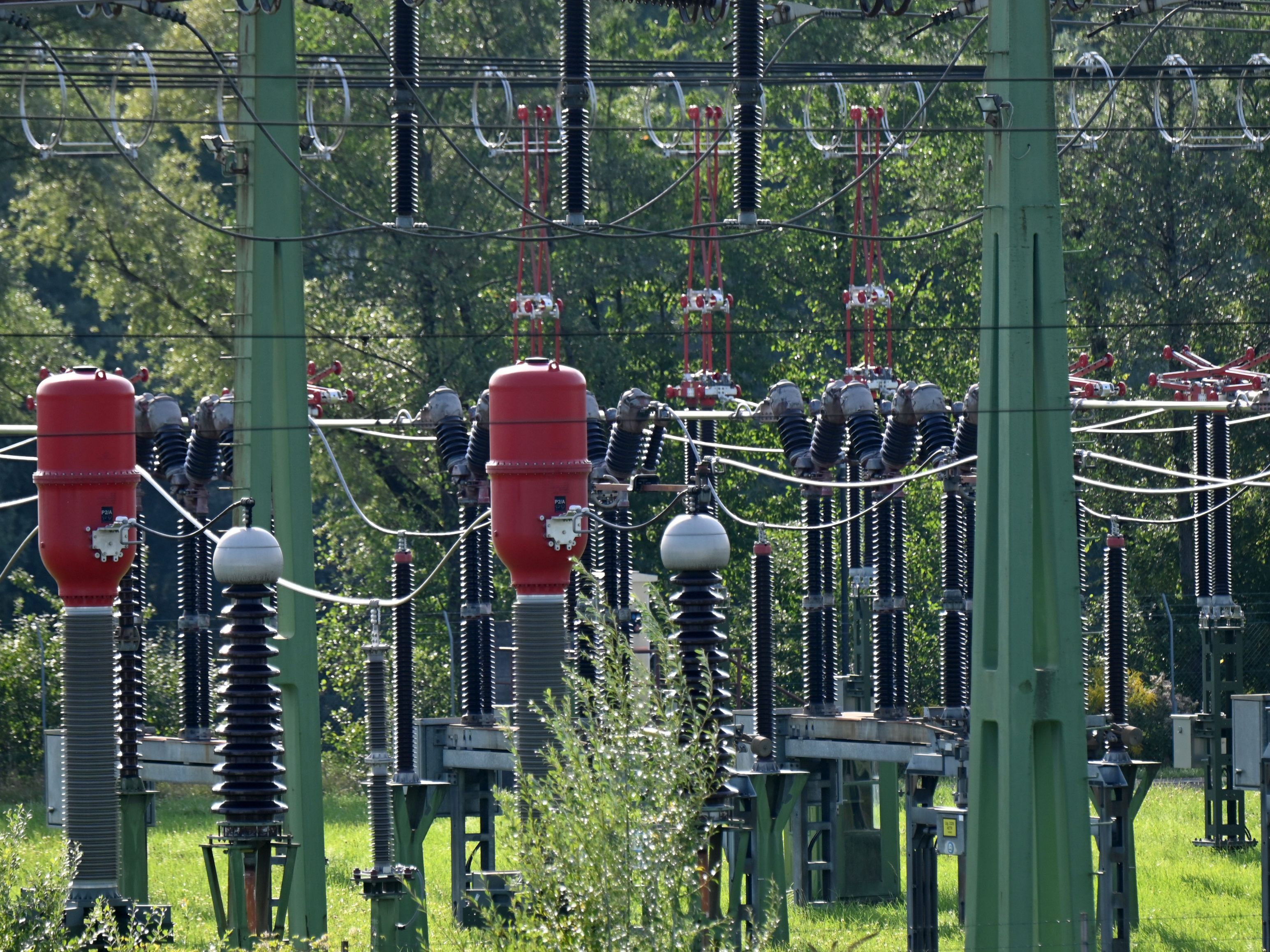 FPÖ und SPÖ sind nicht zufrieden mit der geplanten Strompreisbremse der Regierung.