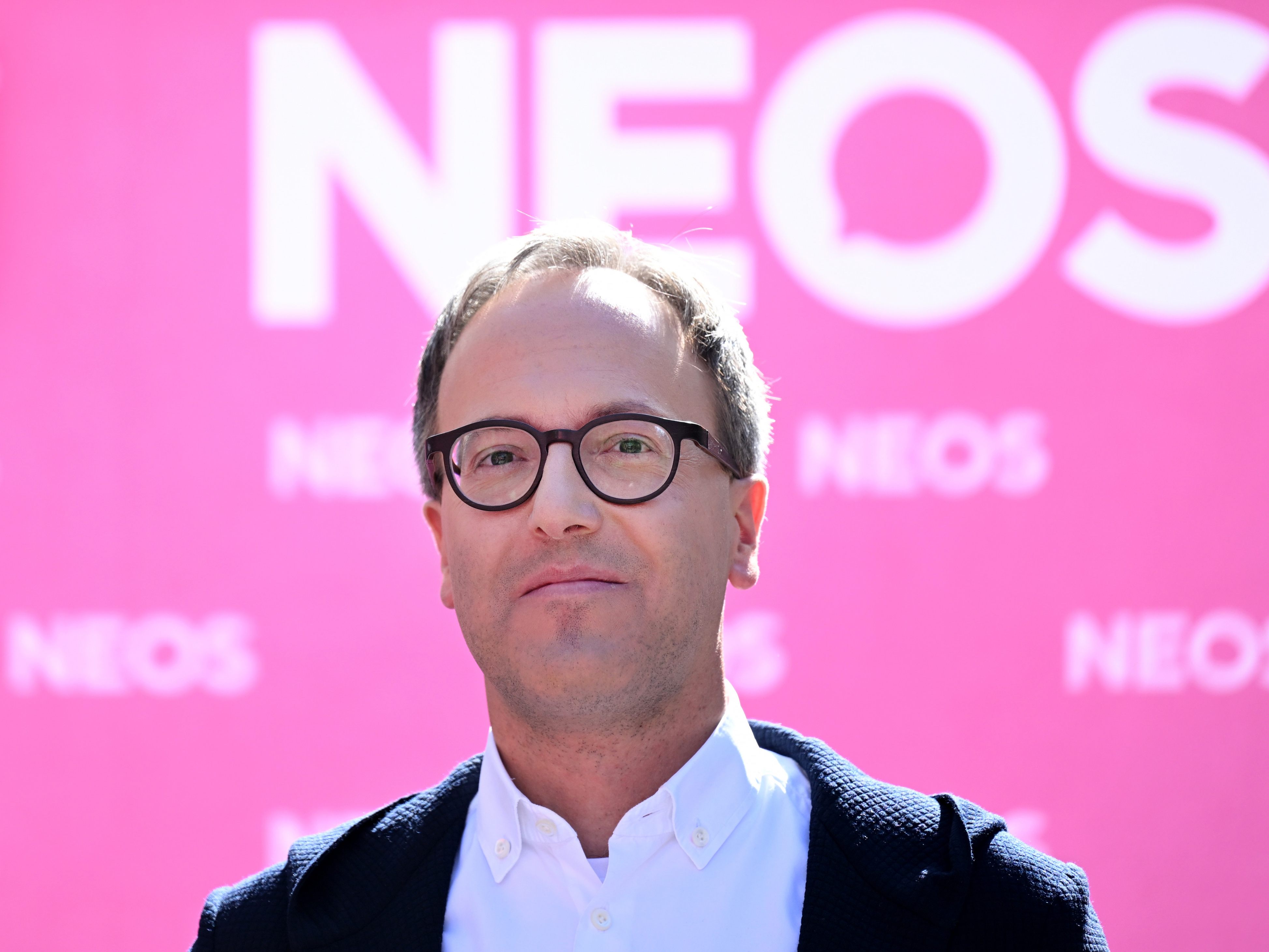 NEOS-Chef Dominik Oberhofer kann sich nach der Tiroler Landtagswahl eine Koalition mit ÖVP und Liste Fritz vorstellen.