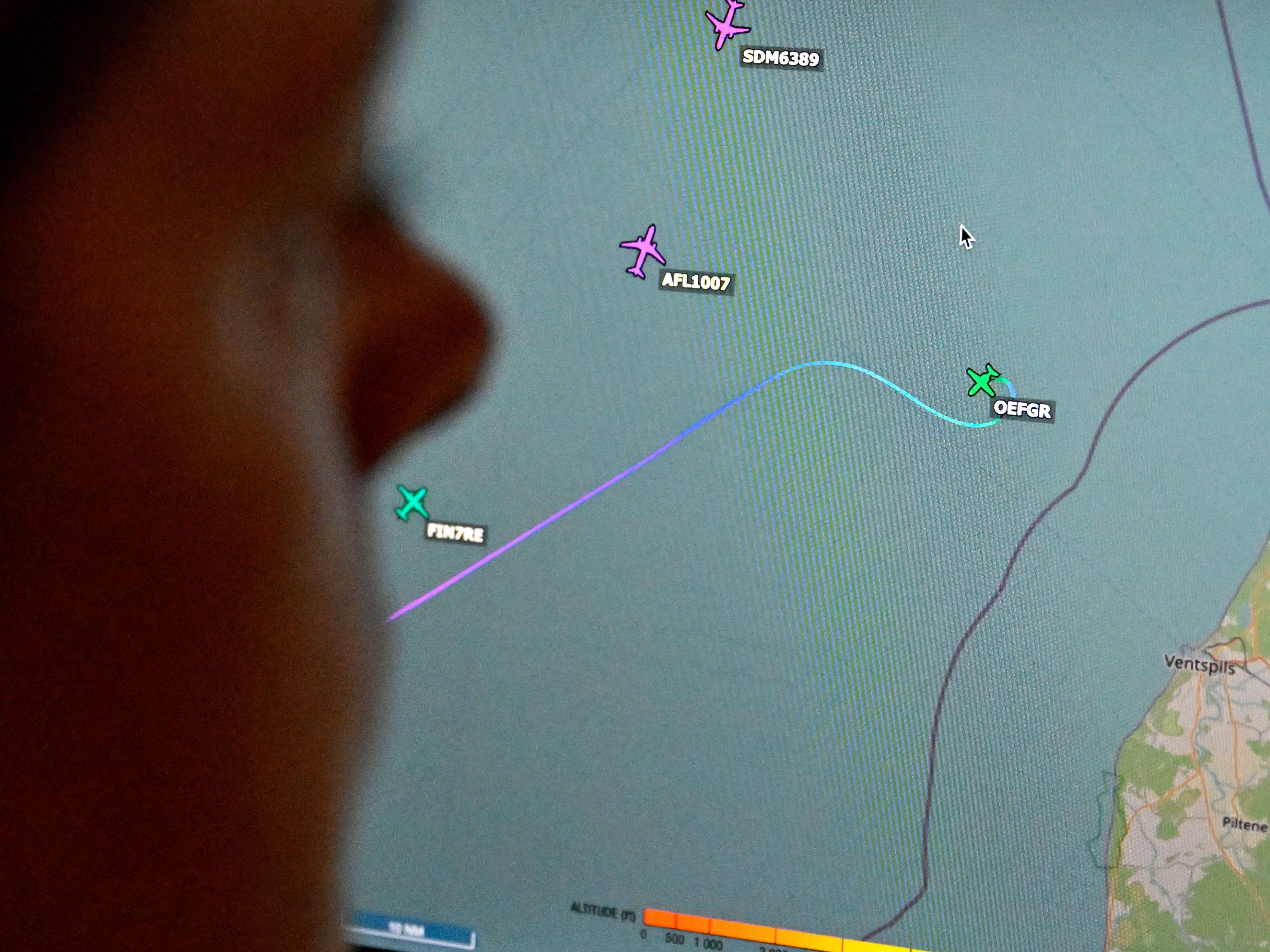 Nachdem ein in Österreich registrierter Privatjet über der Ostsee abgestürzt ist, gibt es weiterhin keine Spur von den Insassen. Nachdem ein in Österreich registrierter Privatjet über der Ostsee abgestürzt ist, gibt es weiterhin keine Spur von den Insassen.