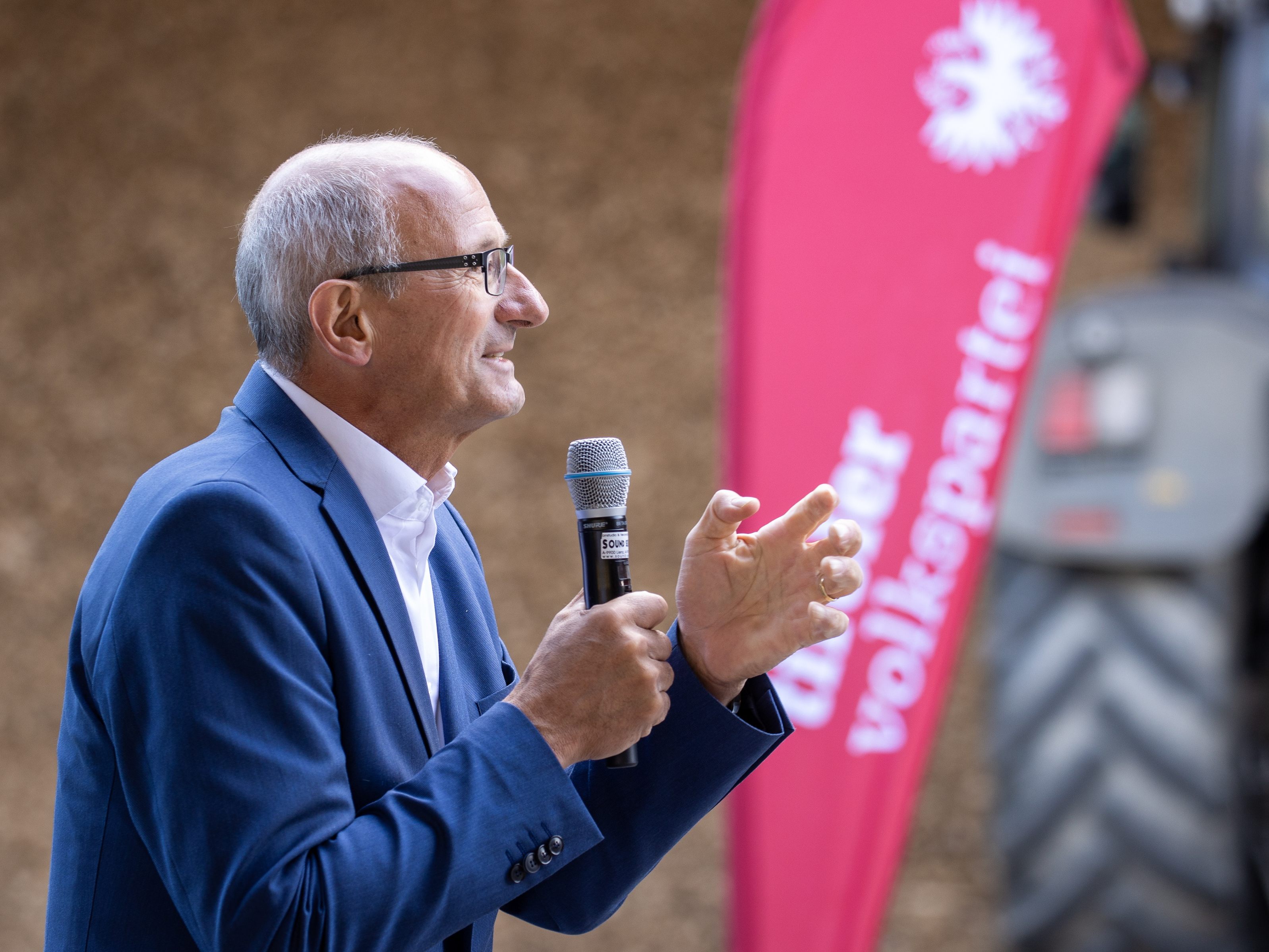Bei der Tirol-Wahl verlor die ÖVP Stimmen an alle Parteien außer an die Grünen. Bei der Tirol-Wahl verlor die ÖVP Stimmen an alle Parteien außer an die Grünen.