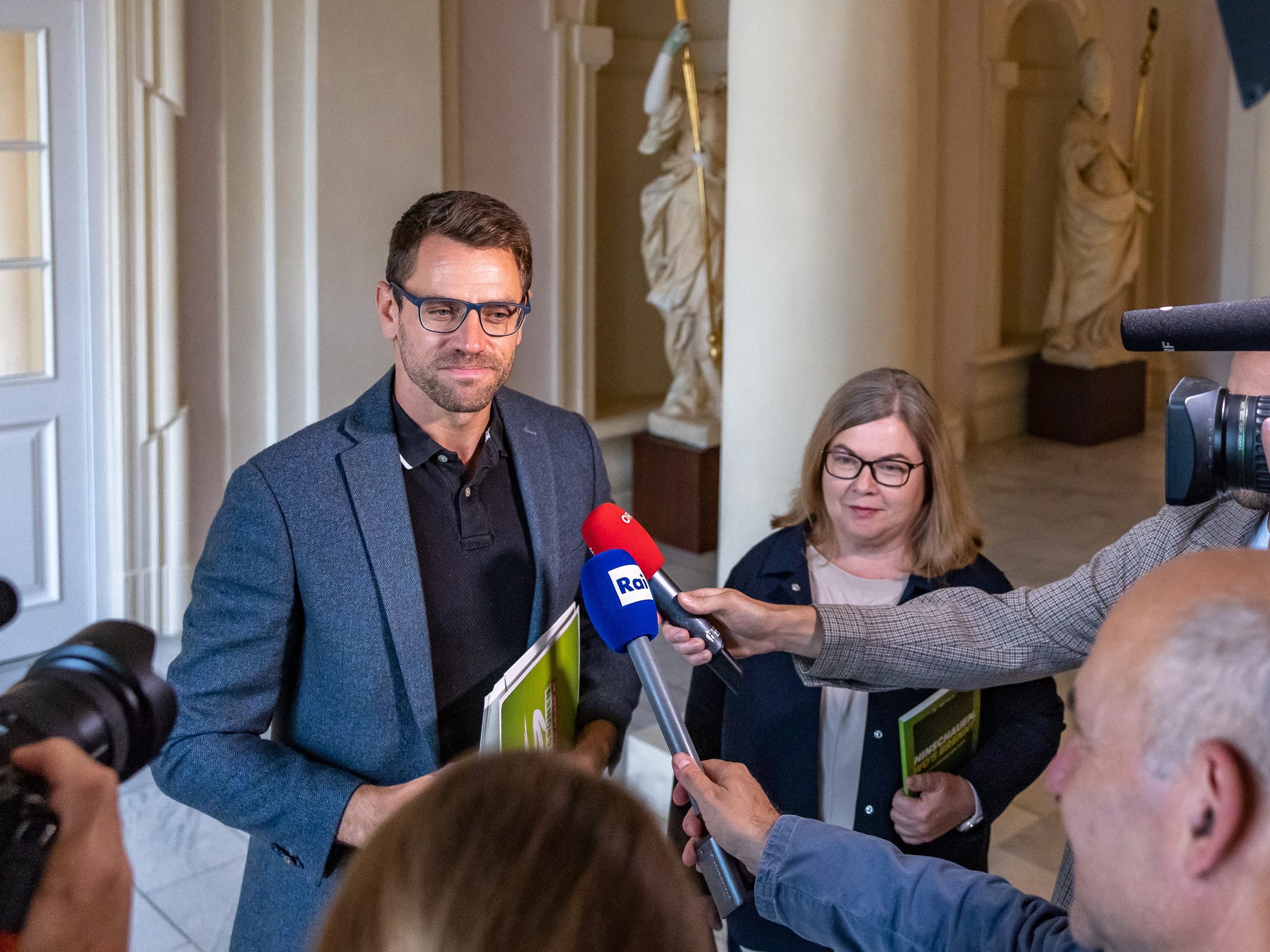 Tirol-Wahl: ÖVP und Grüne wollen zweite Runde wagen. Tirol-Wahl: ÖVP und Grüne wollen zweite Runde wagen.